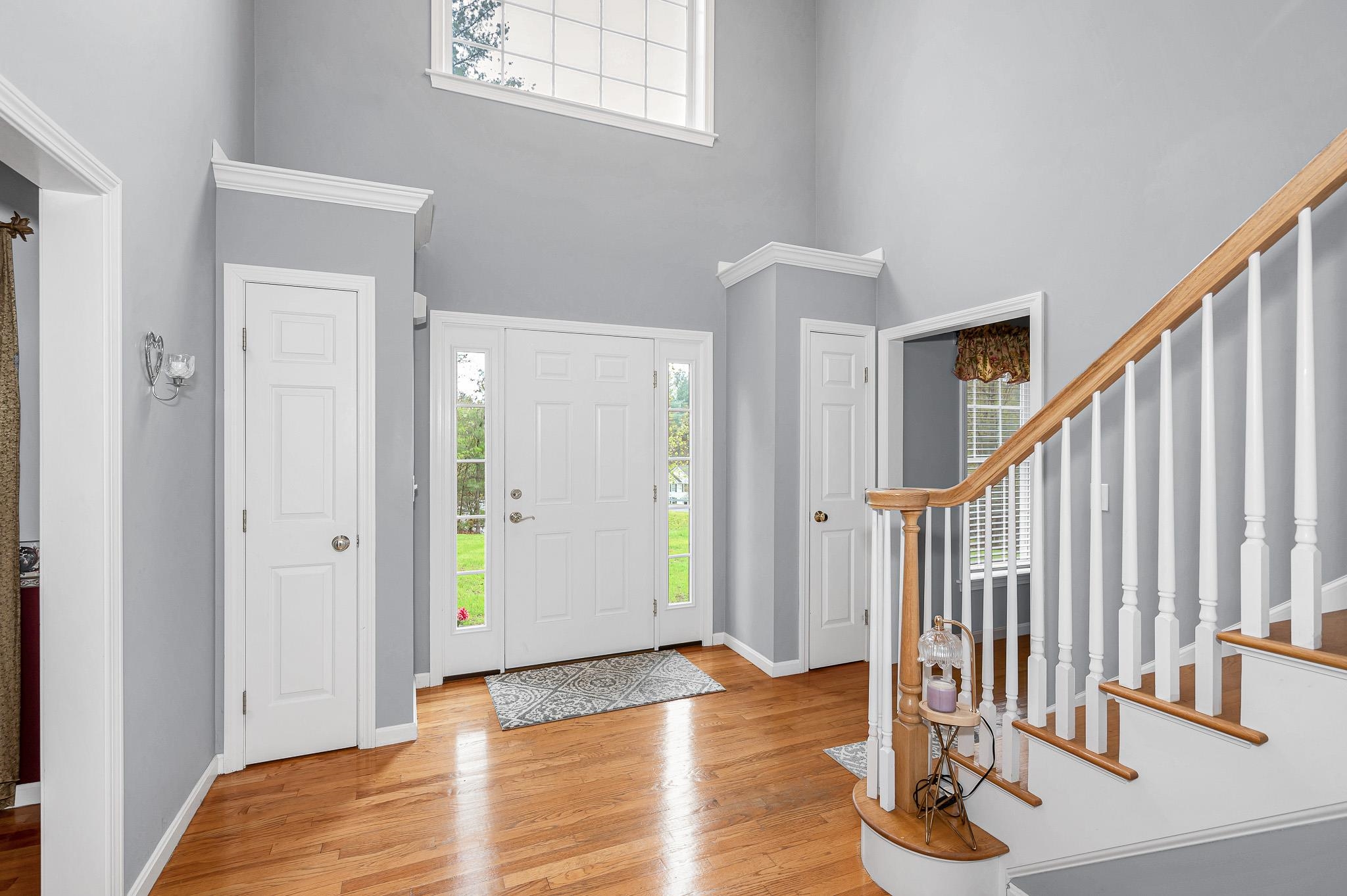 14 Cheshire Ct, Londonderry, NH 03053