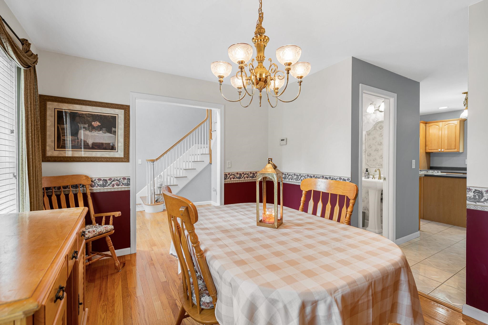 14 Cheshire Ct, Londonderry, NH 03053