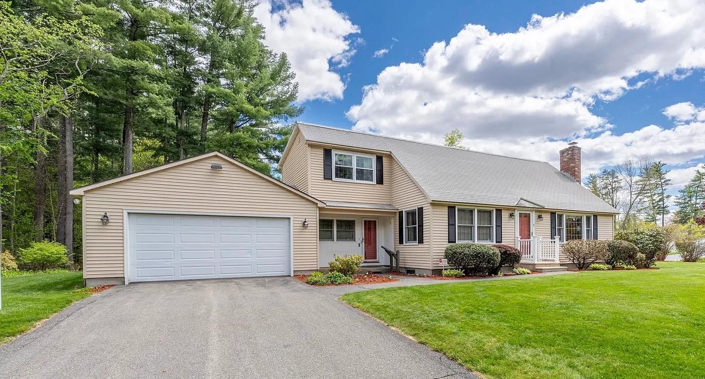 5 Courtland Dr, Merrimack, NH 03054