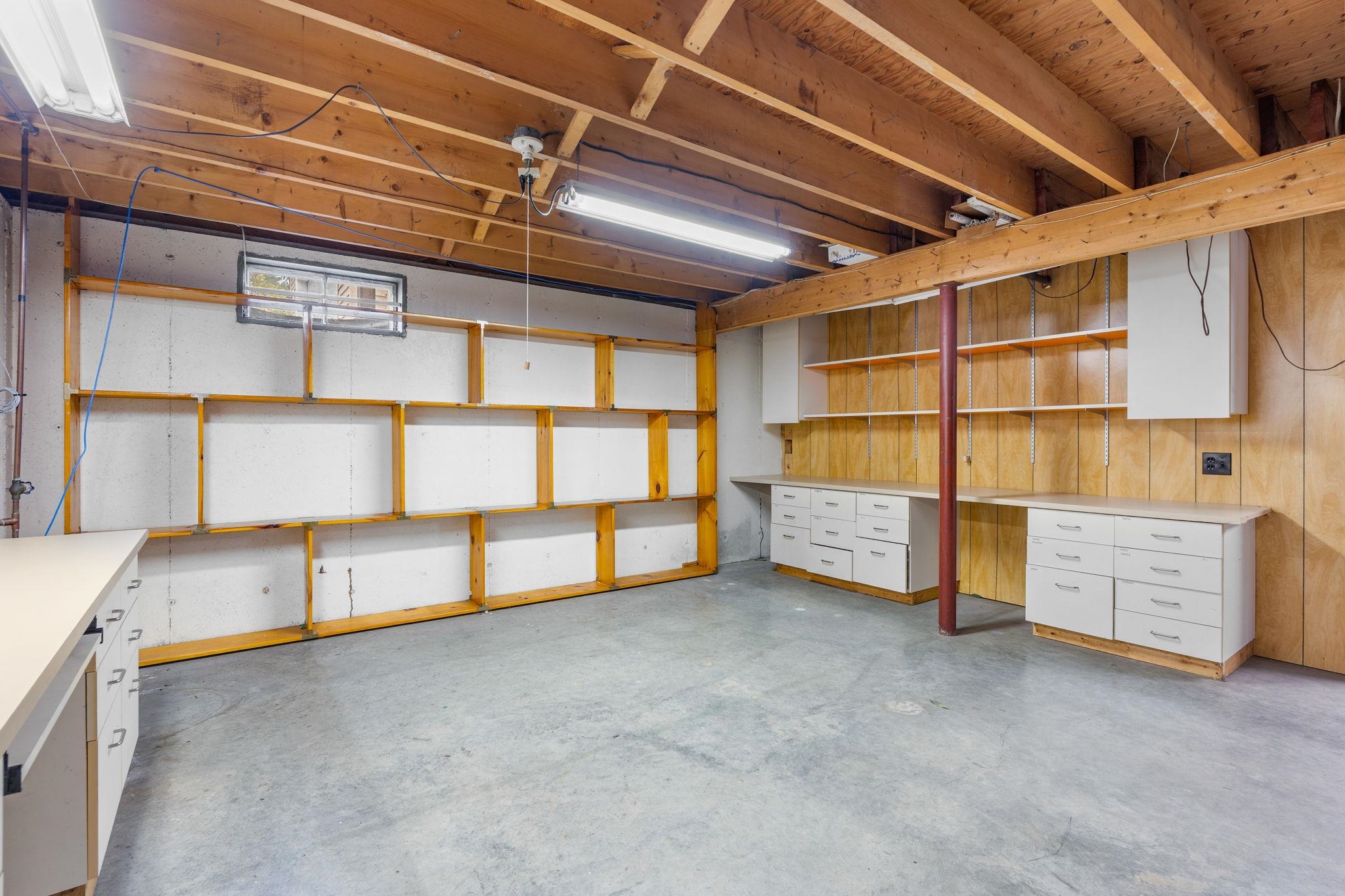 5 Courtland Dr, Merrimack, NH 03054