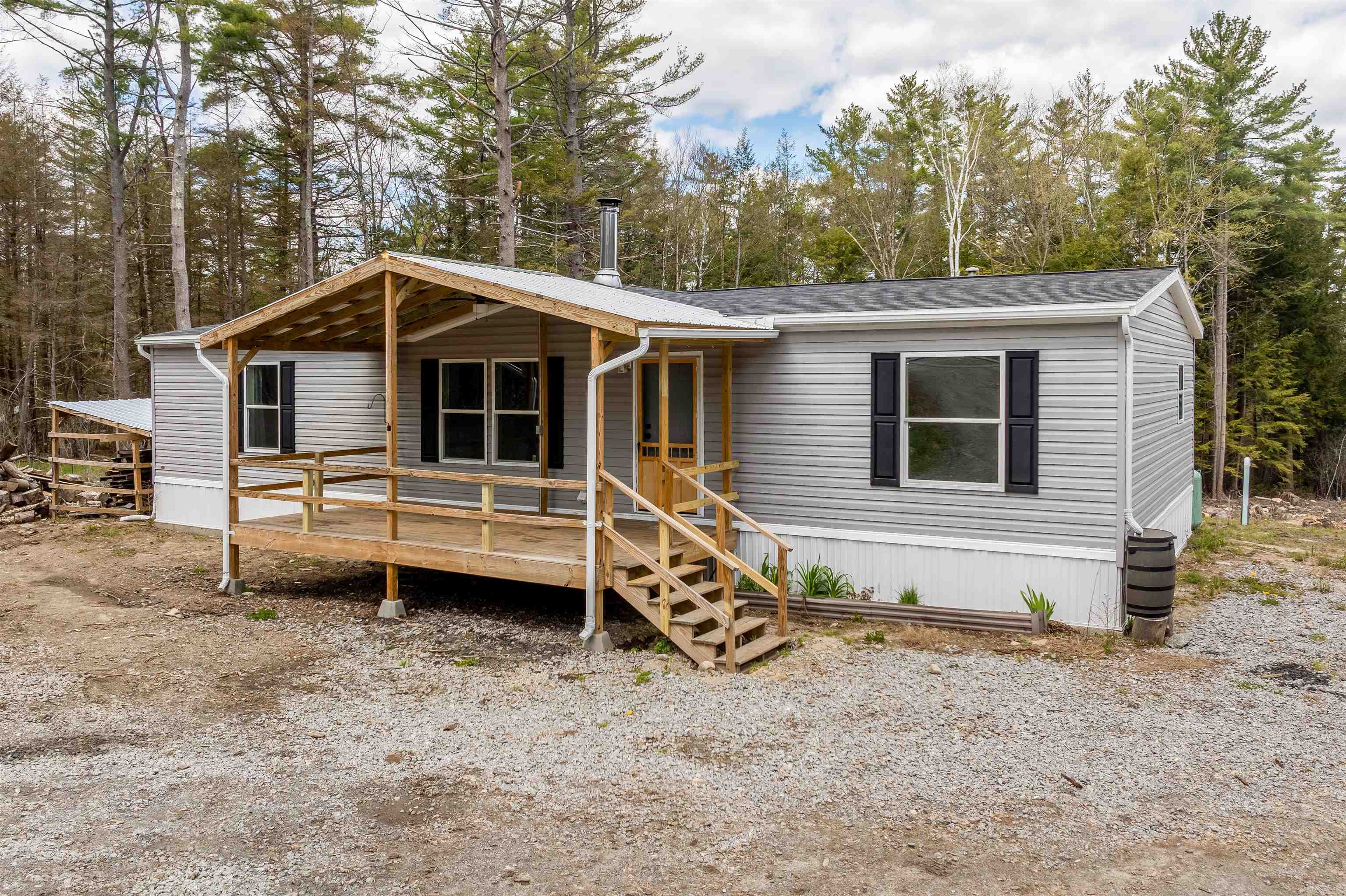 416 Bradford Rd, Newport, NH 03773