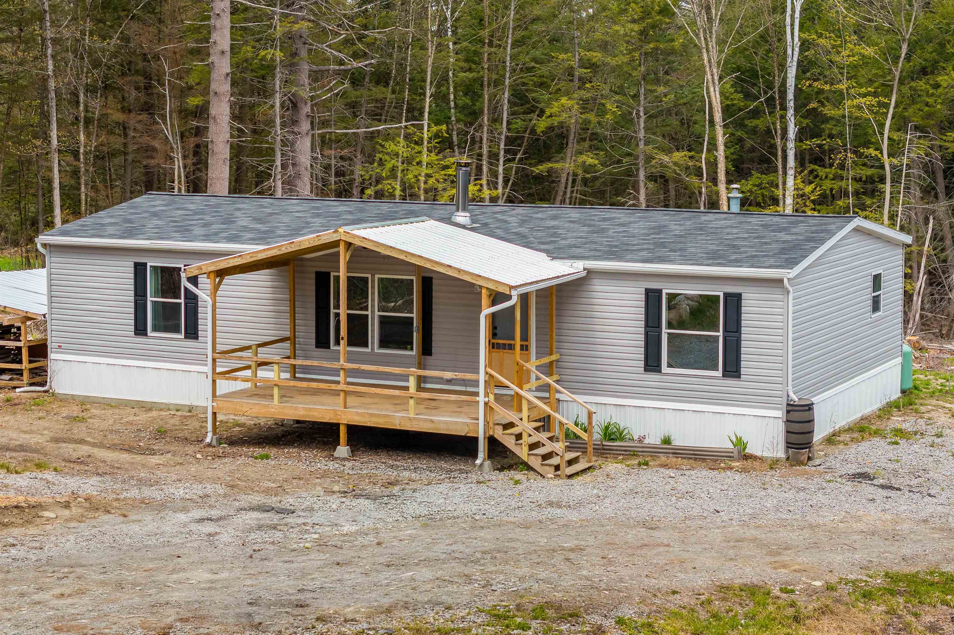 416 Bradford Rd, Newport, NH 03773