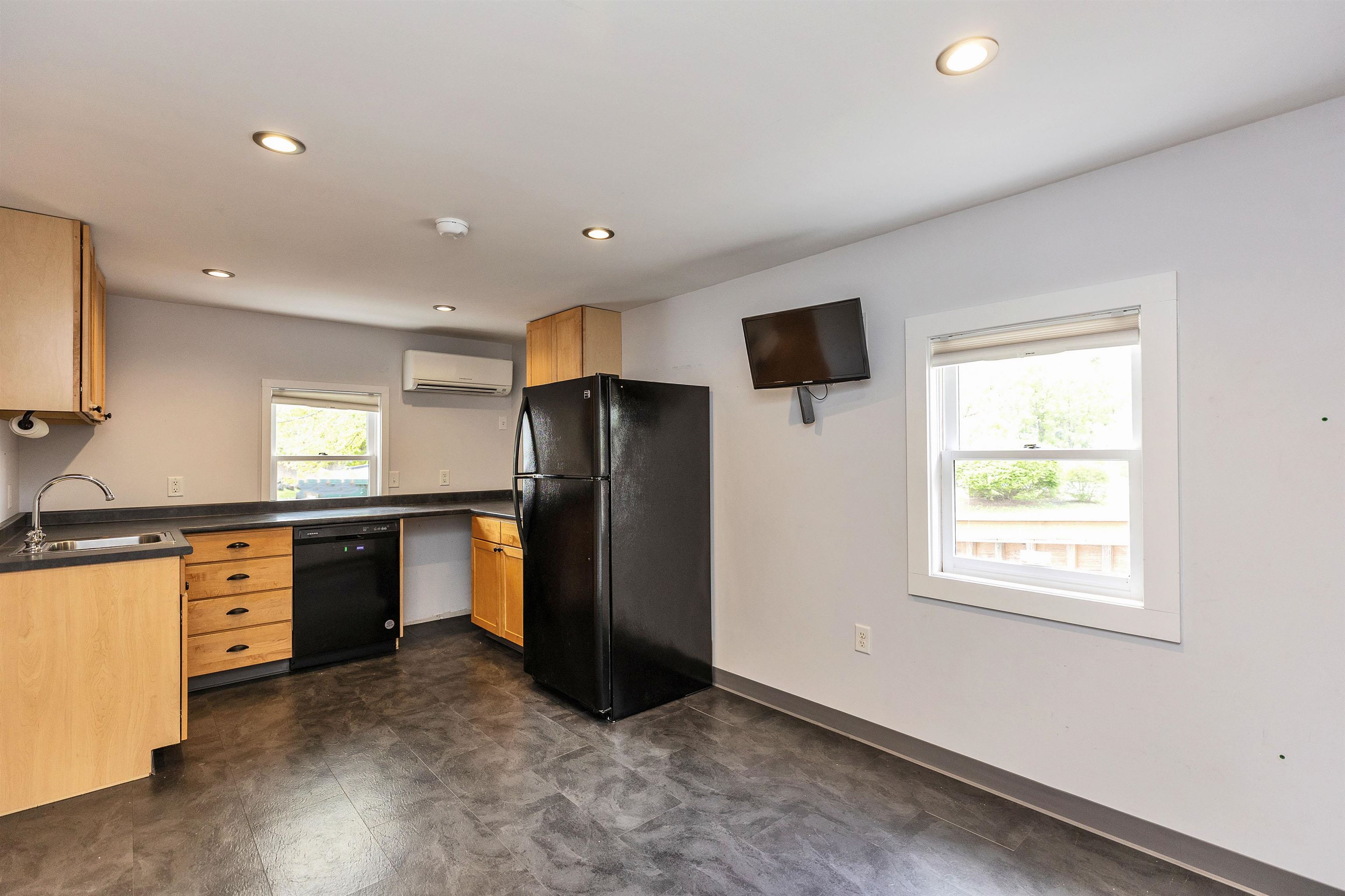 479 Nashua St, Milford, NH 03055