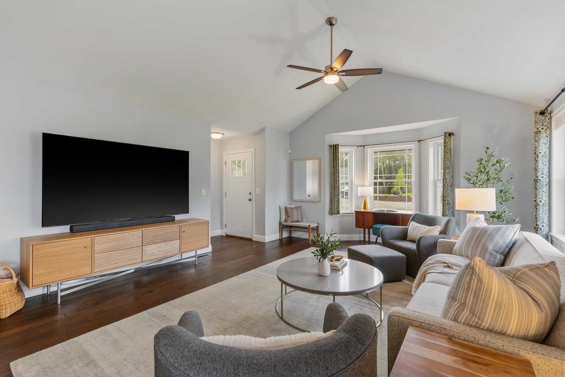 10 Wilson Way, Brentwood, NH 03833