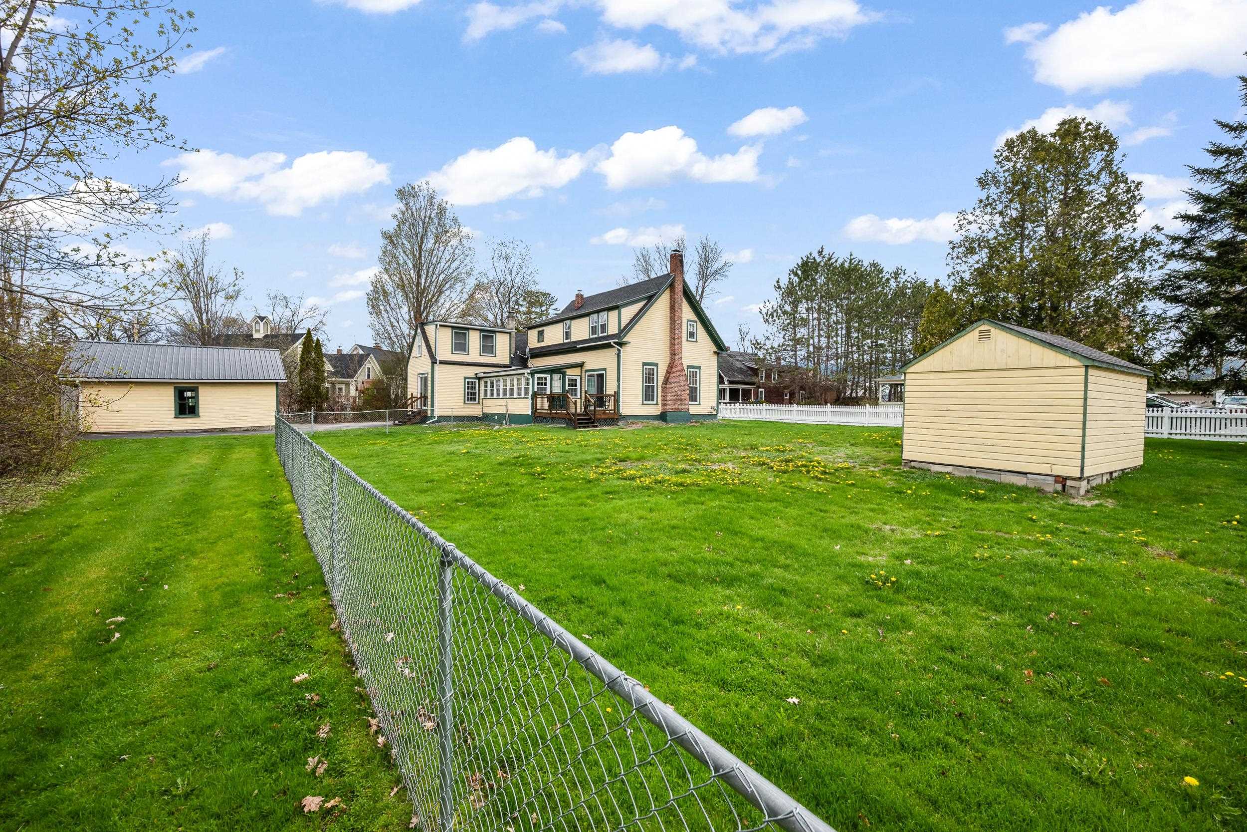 7 Pleasant St, Lancaster, NH 03584
