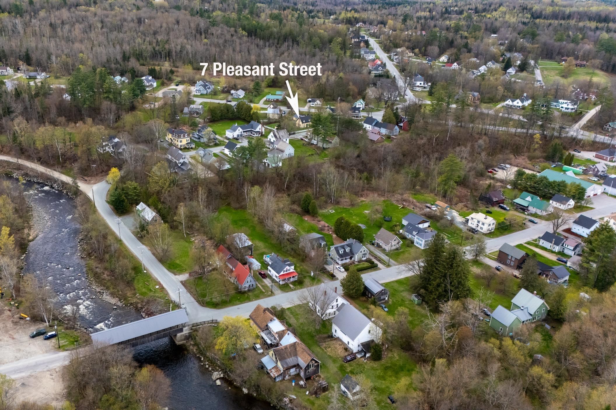 7 Pleasant St, Lancaster, NH 03584