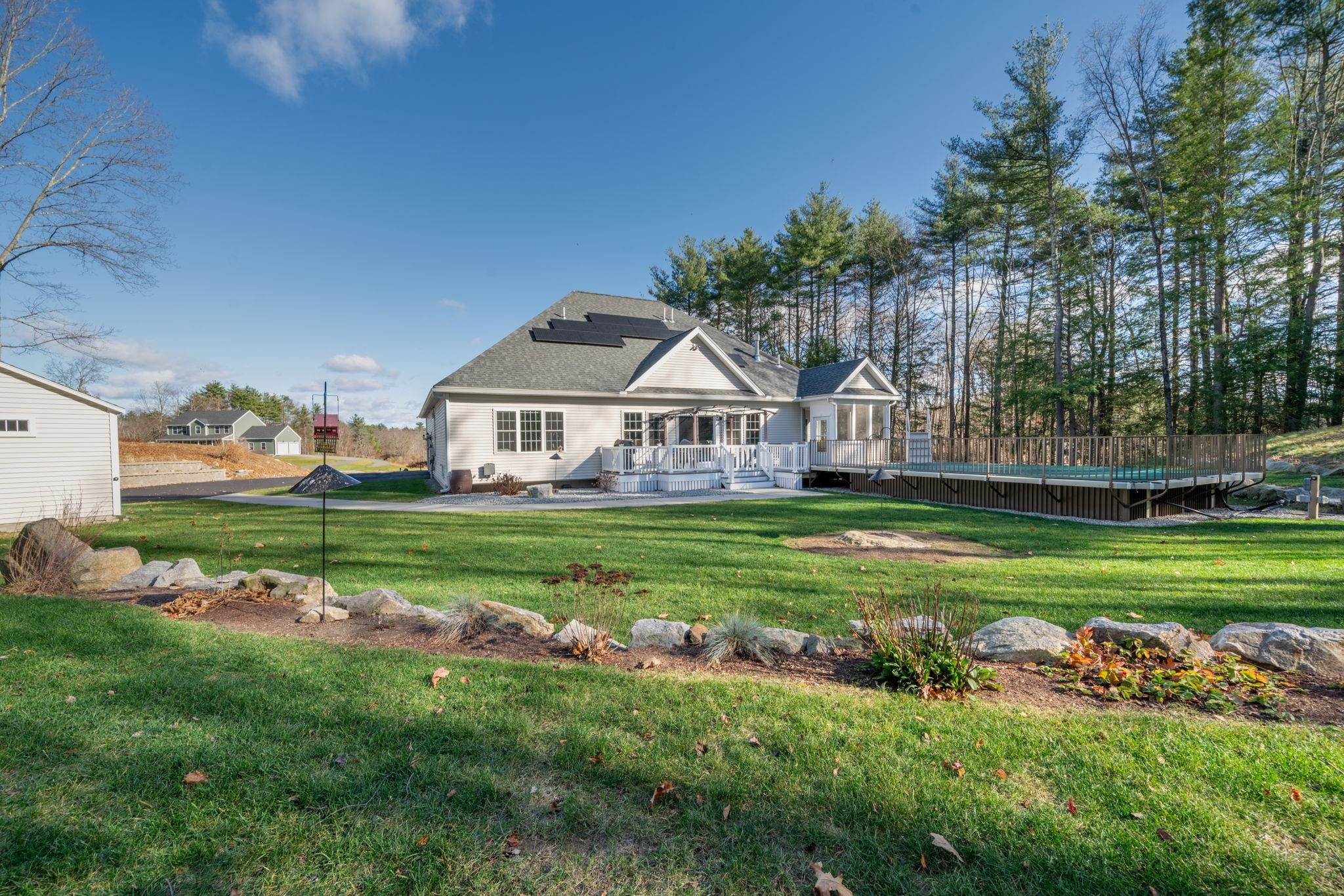 18 Steele Rd, Derry, NH 03038