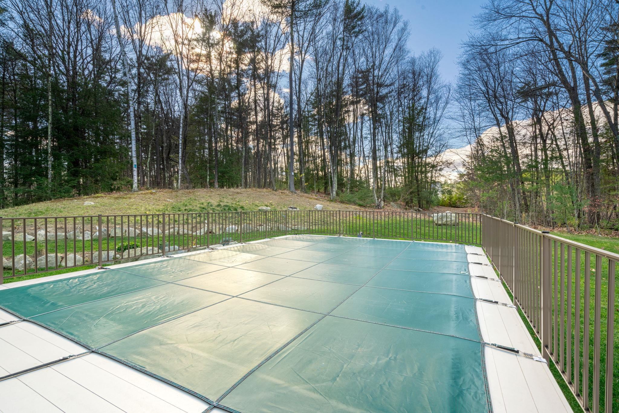 18 Steele Rd, Derry, NH 03038