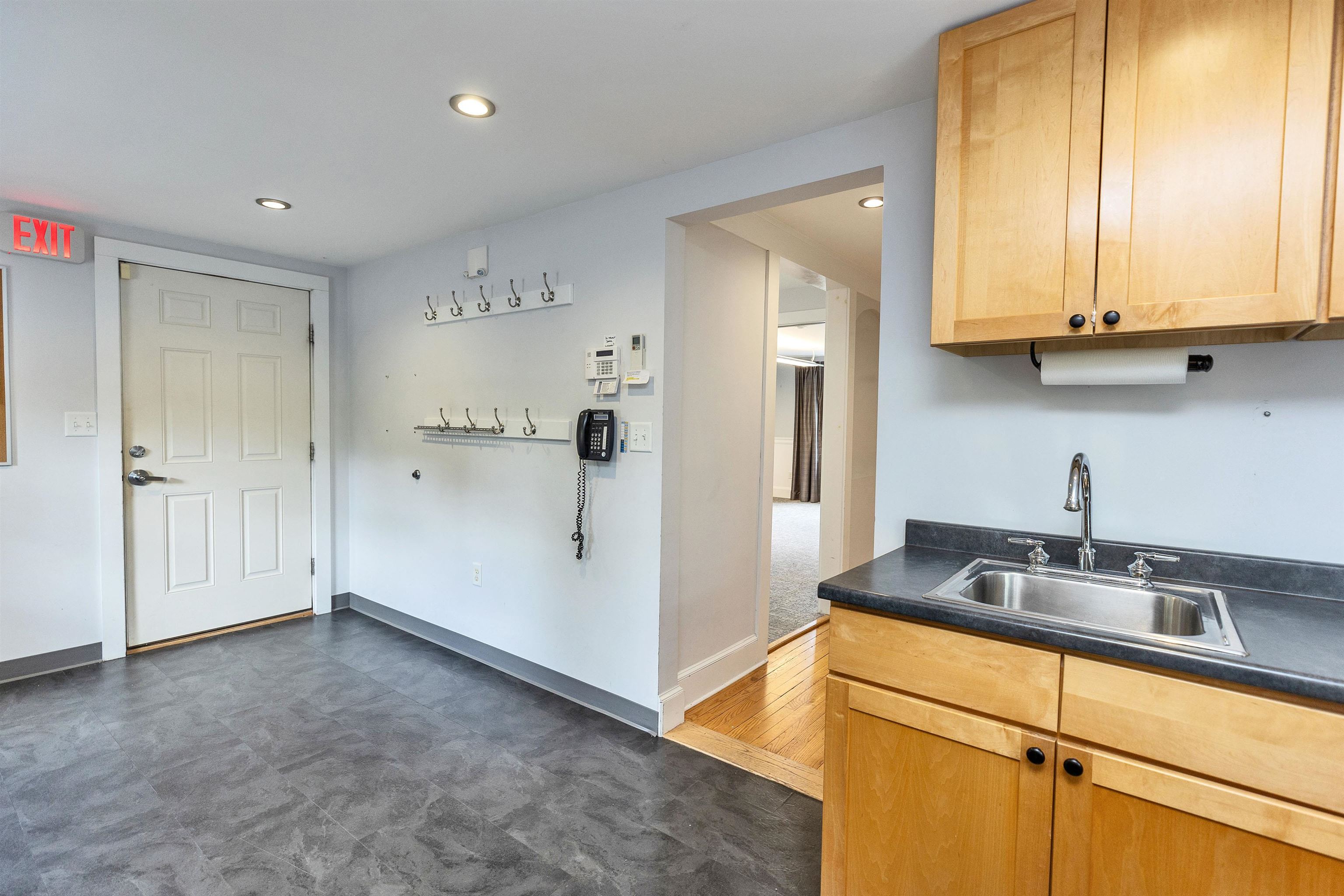 479 Nashua St, Milford, NH 03055