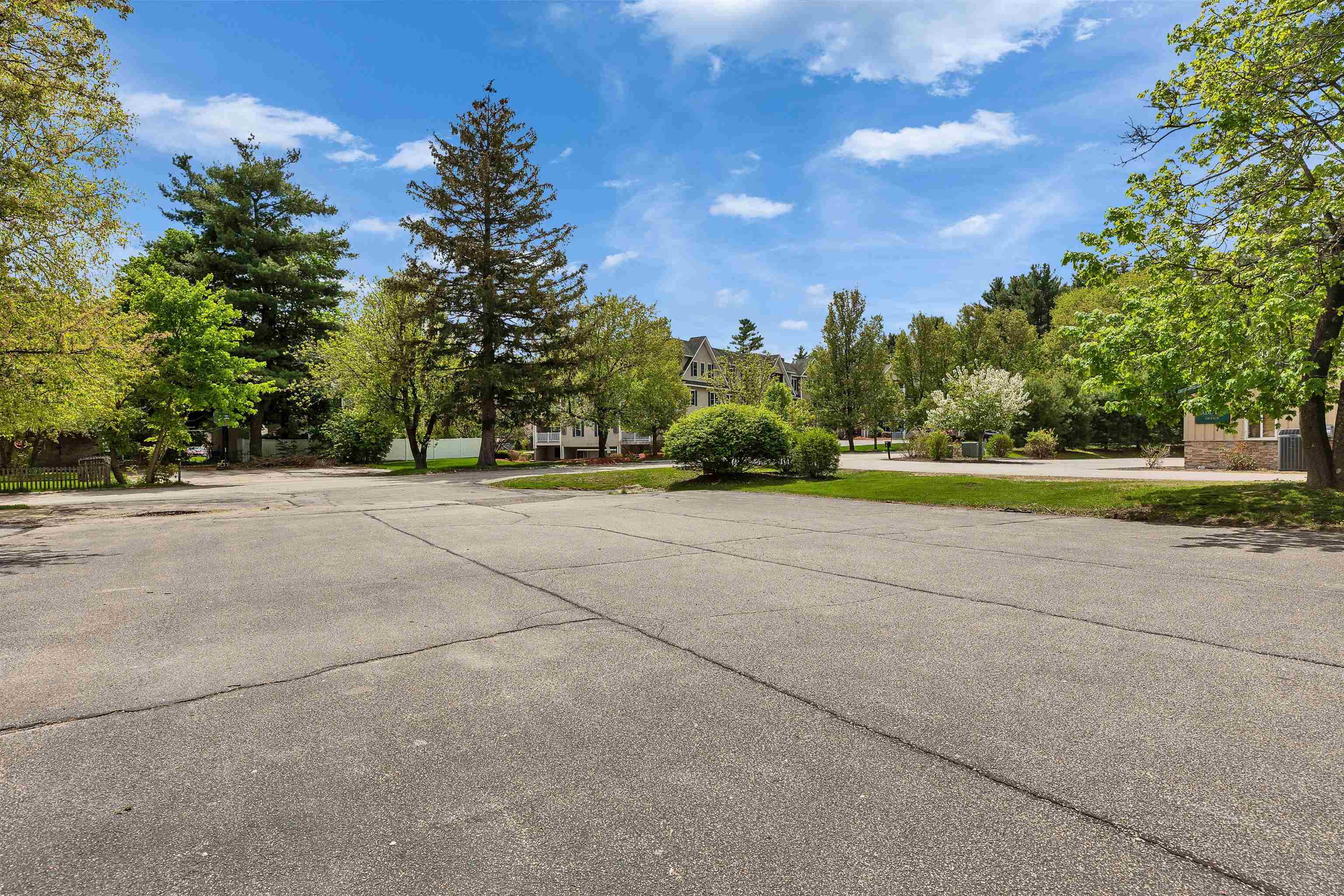 479 Nashua St, Milford, NH 03055