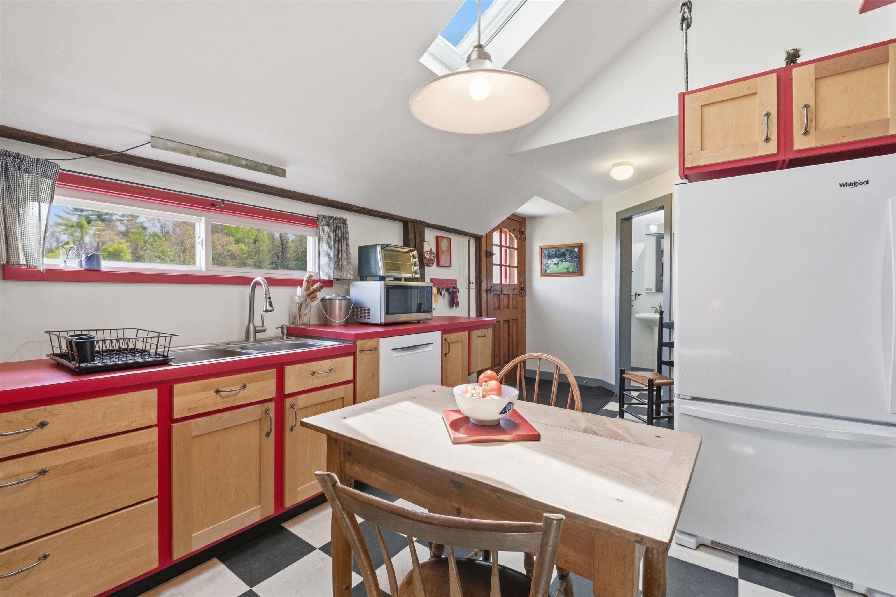 291 Bay Hill Rd, Northfield, NH 03276