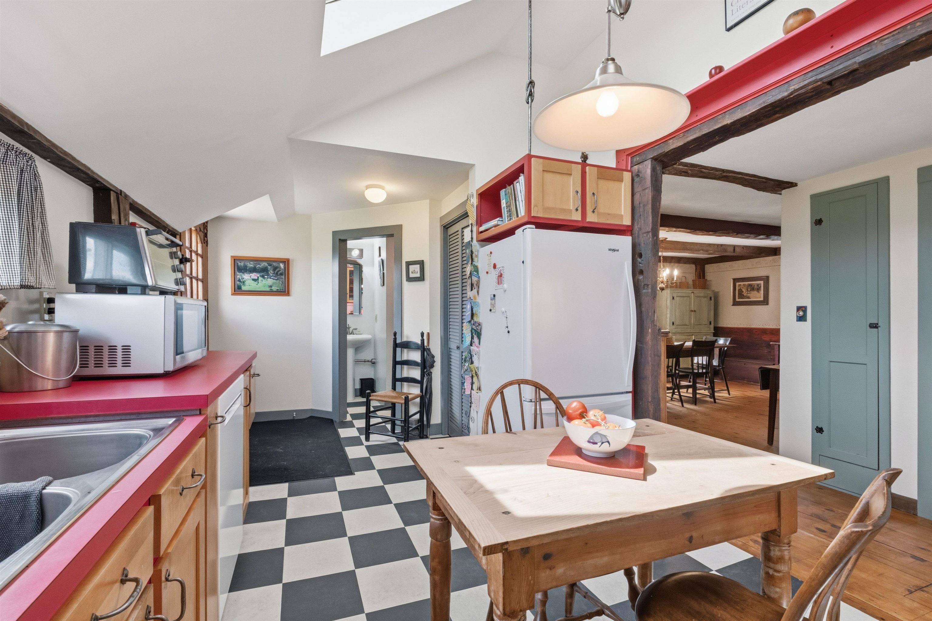 291 Bay Hill Rd, Northfield, NH 03276