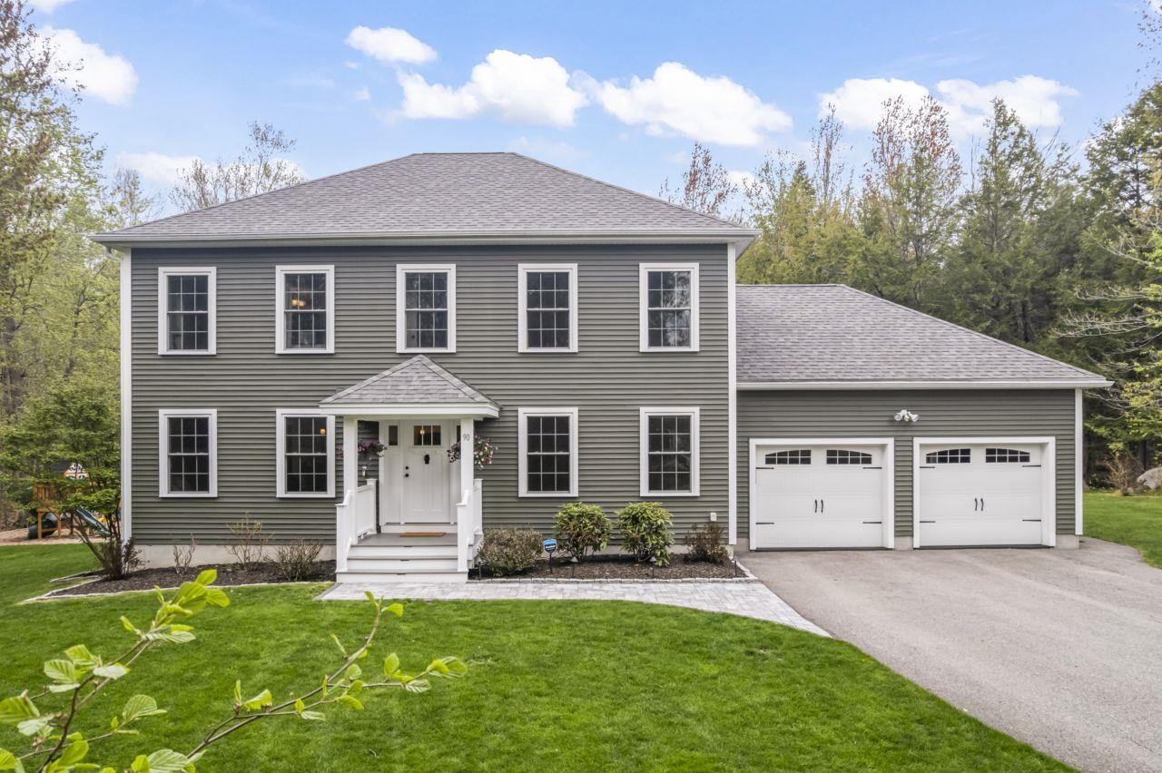 90 Village Place Dr, Barrington, NH 03825