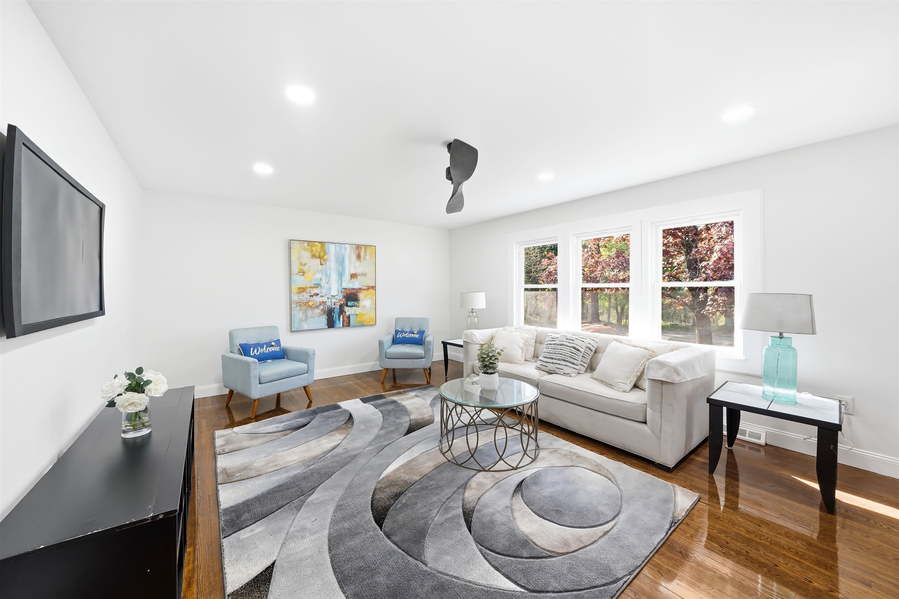 99 Pond St, Salem, NH 03079