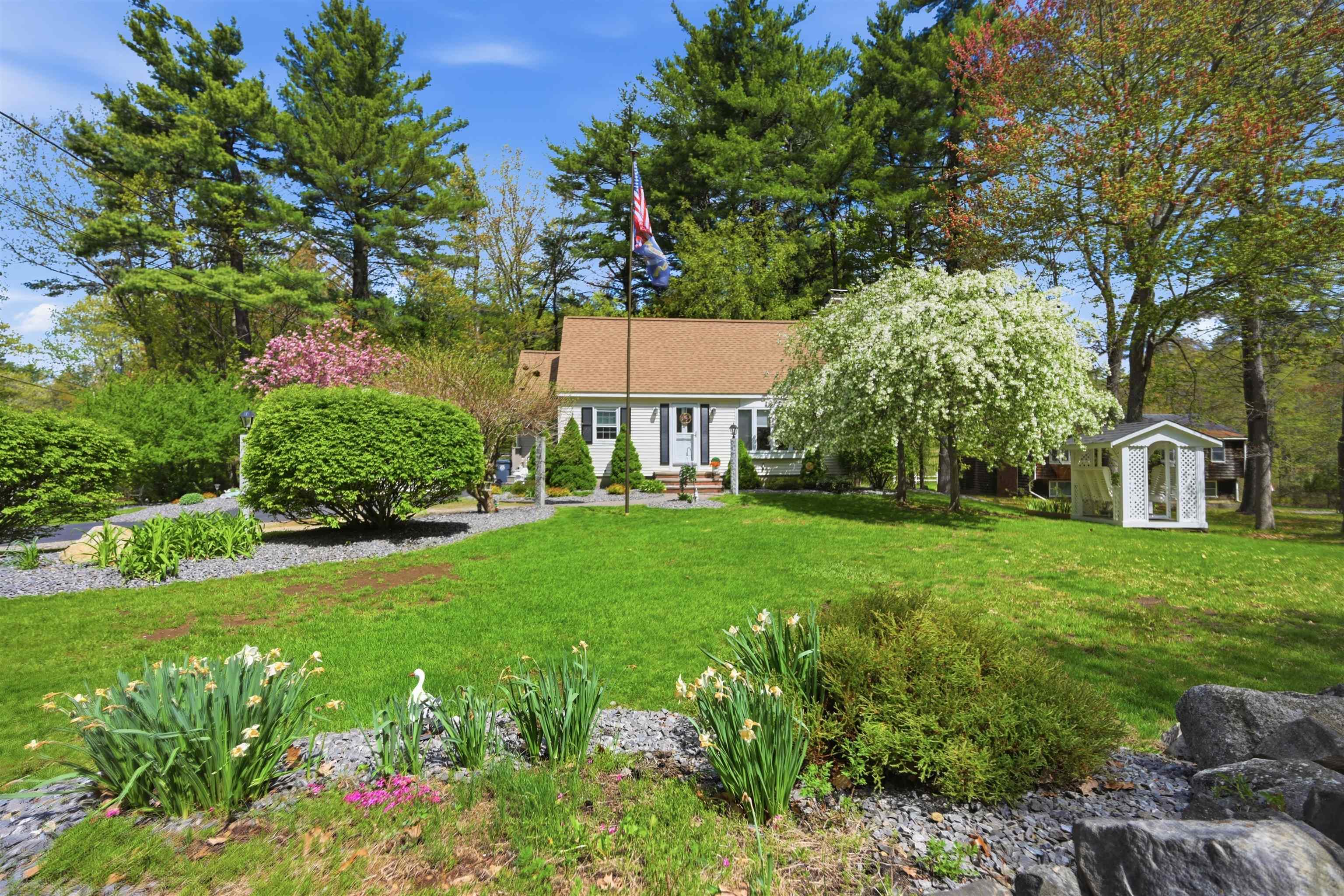 84 Woodridge Rd, Hampstead, NH 03826