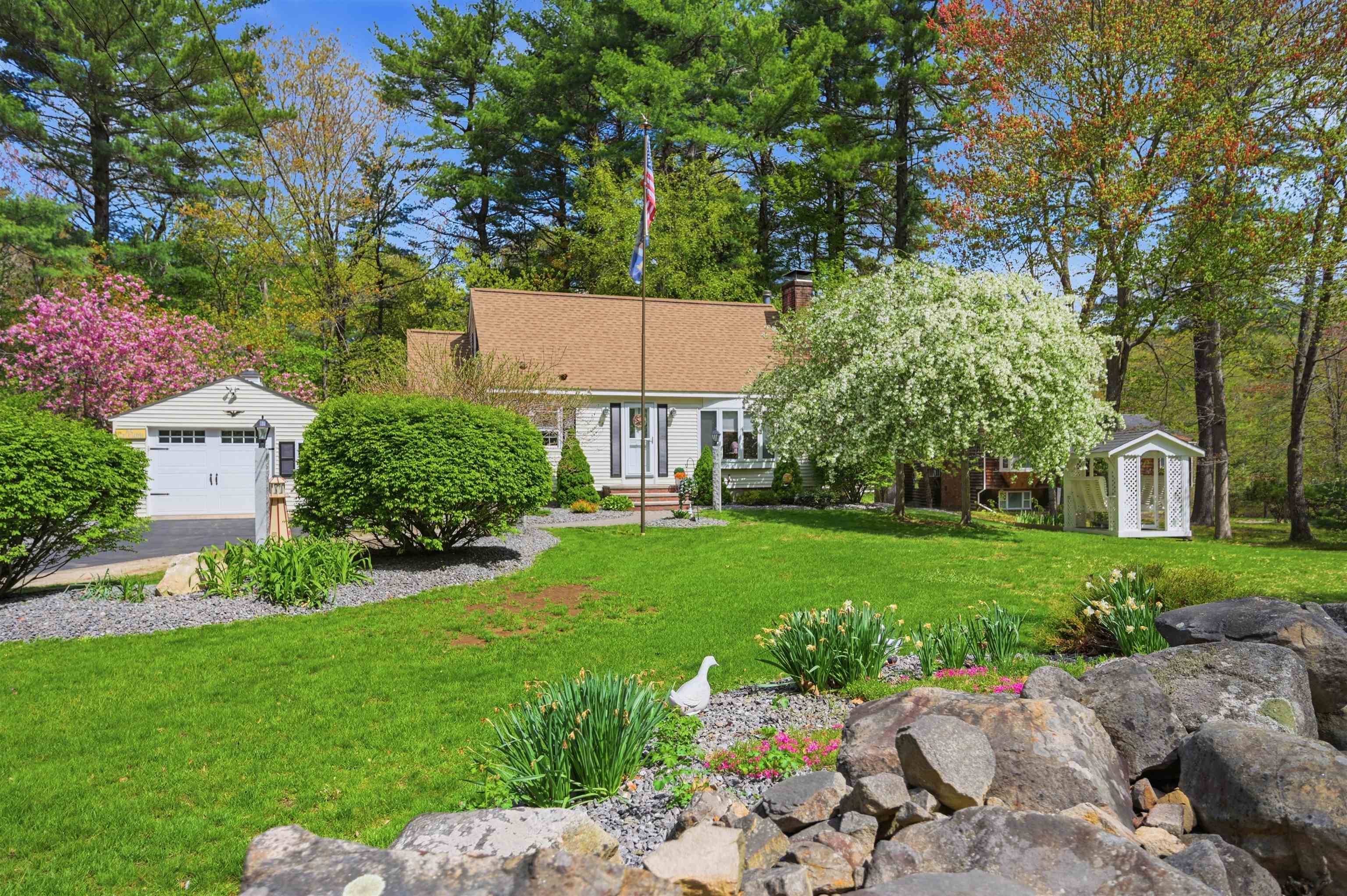 84 Woodridge Rd, Hampstead, NH 03826