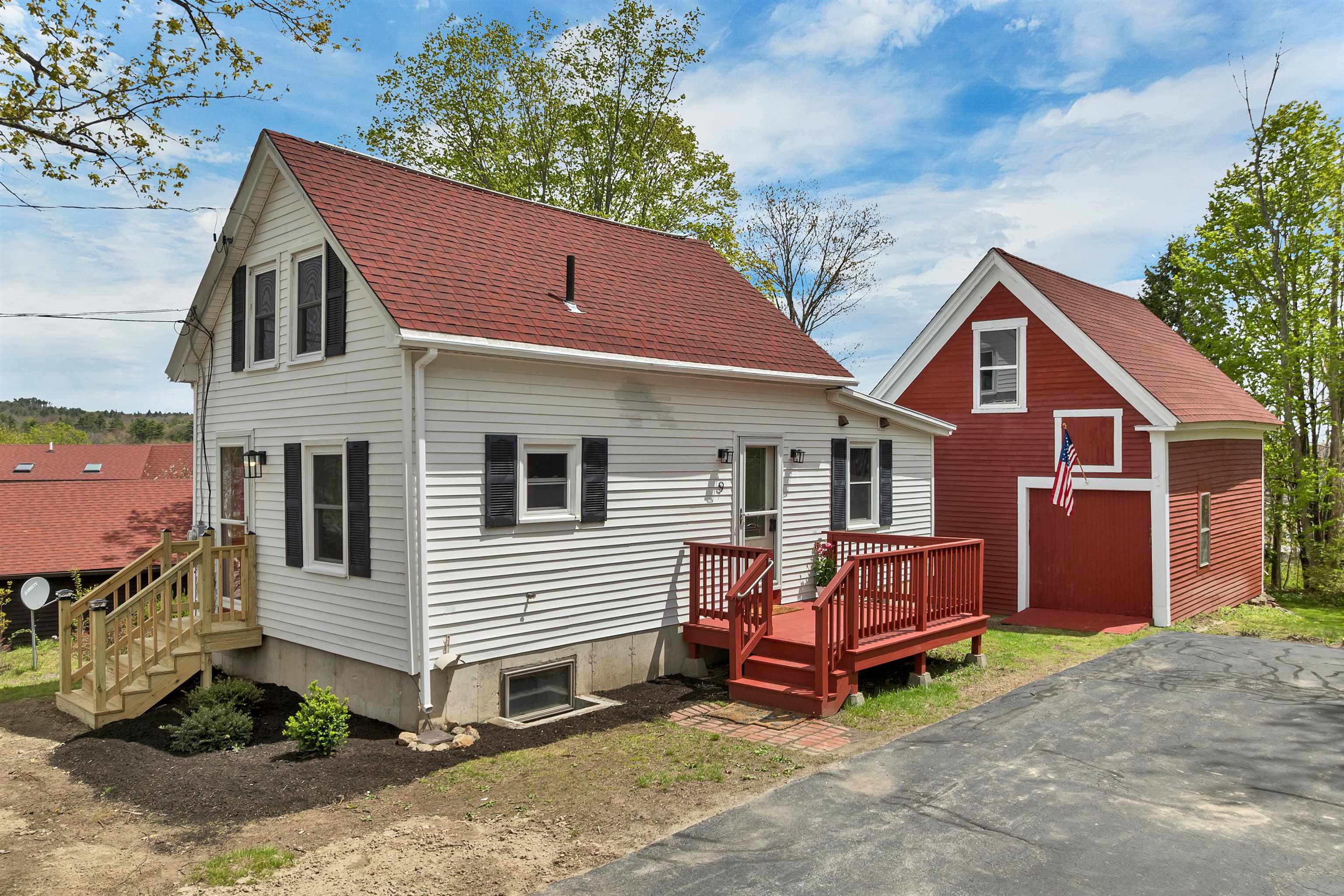 9 Elm St, Milton, NH 03851