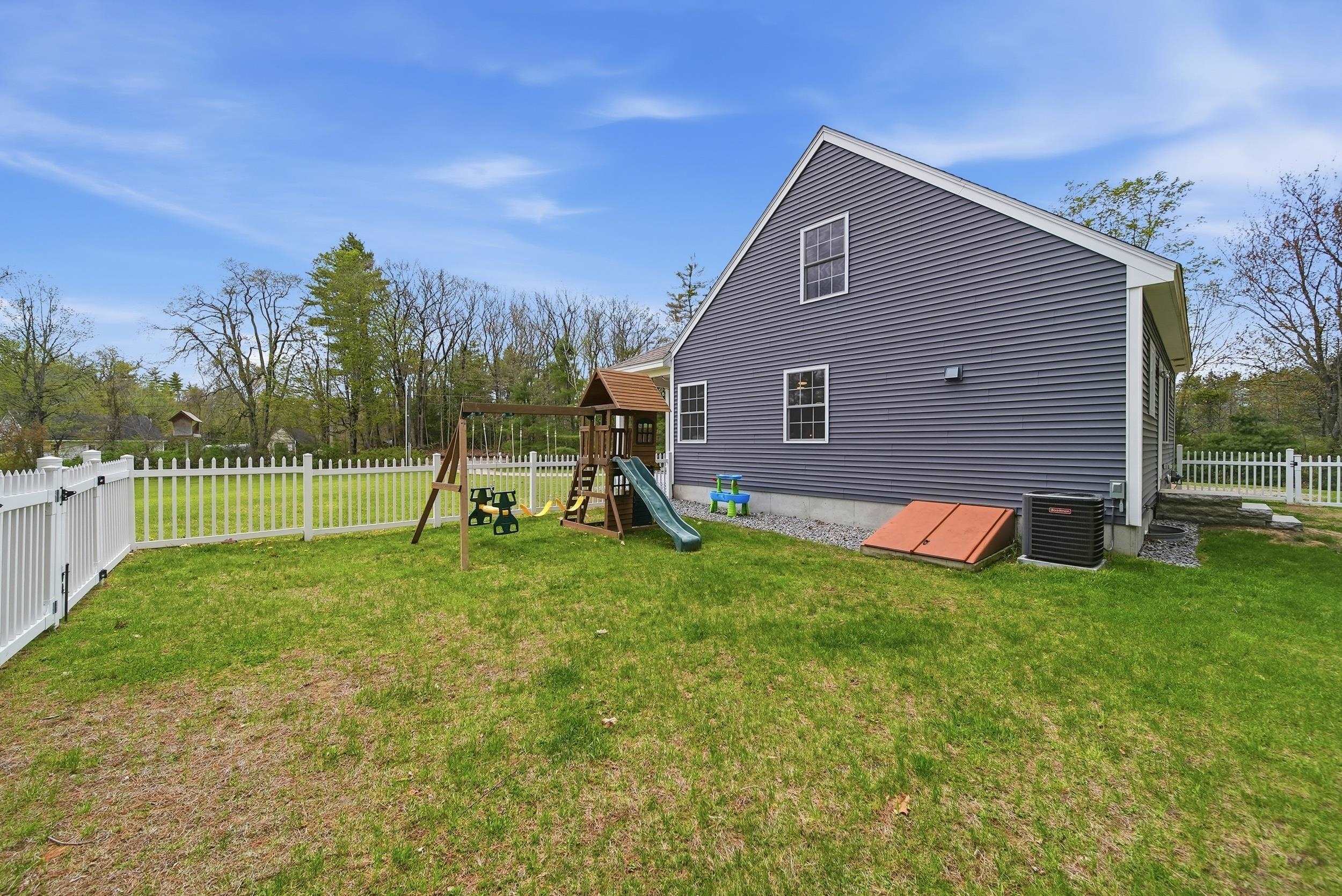 10 Colburn Rd, New Boston, NH 03070
