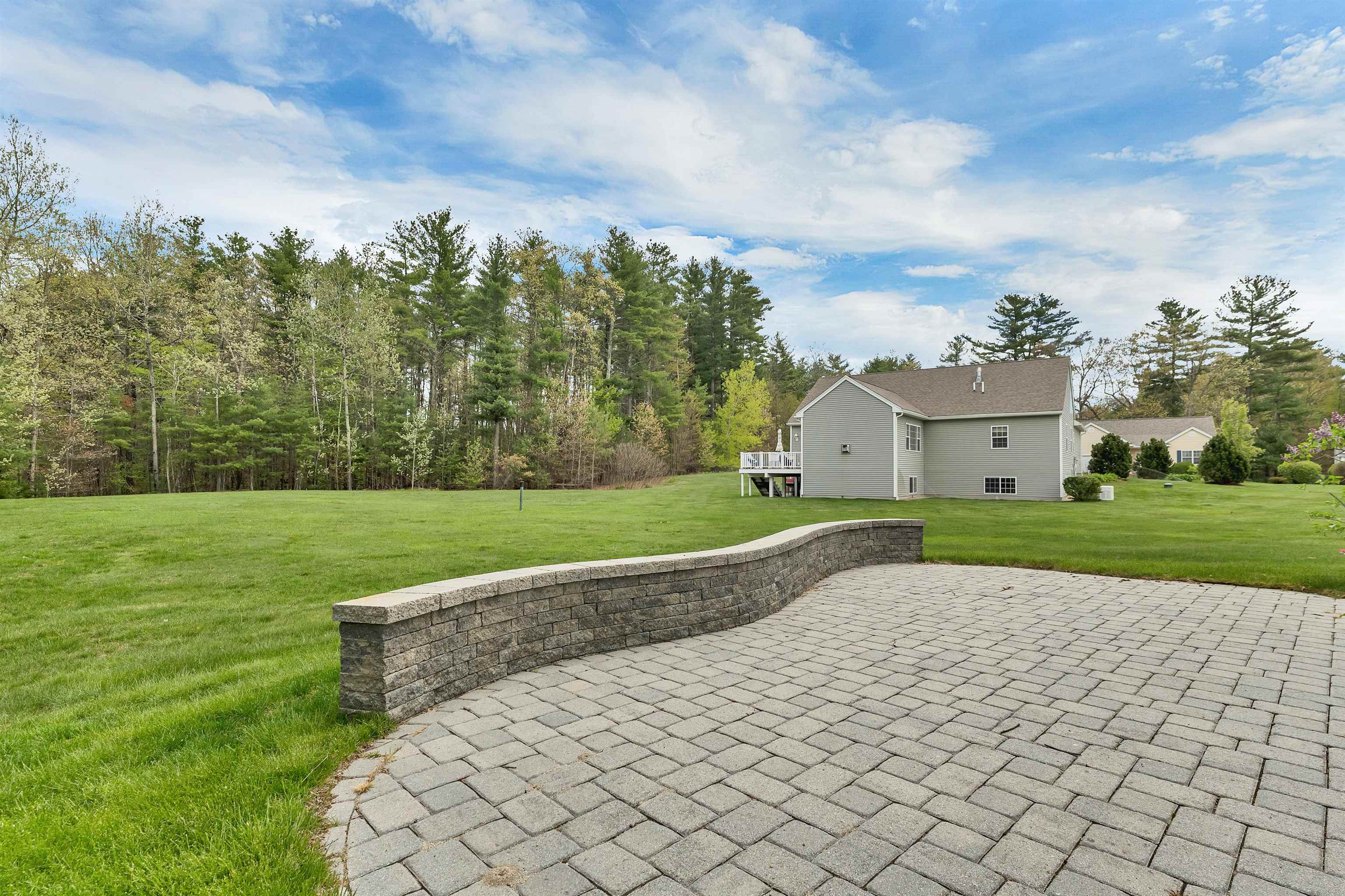 20 Brookview Rd, Windham, NH 03087