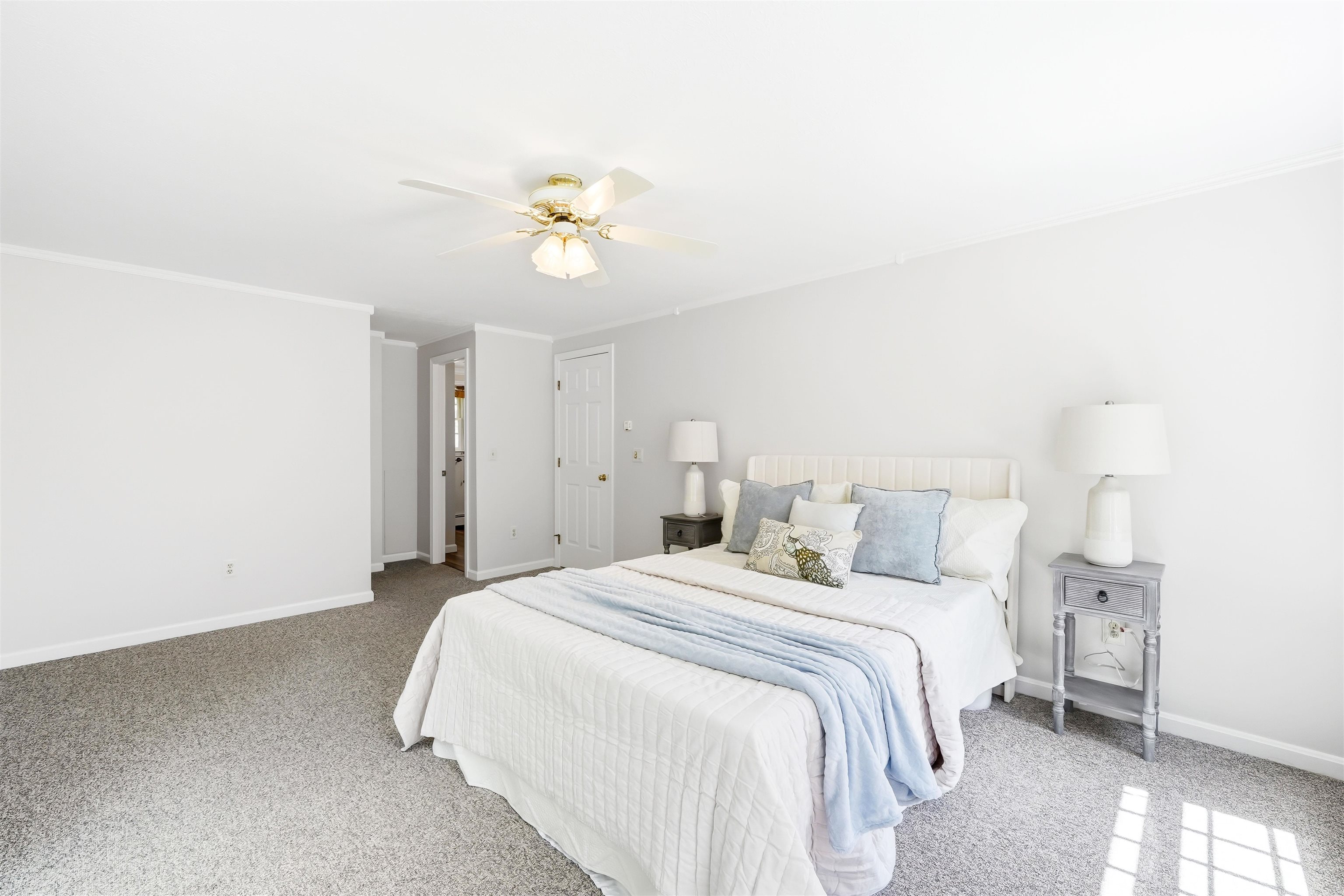33 Brook Rd, Amherst, NH 03031