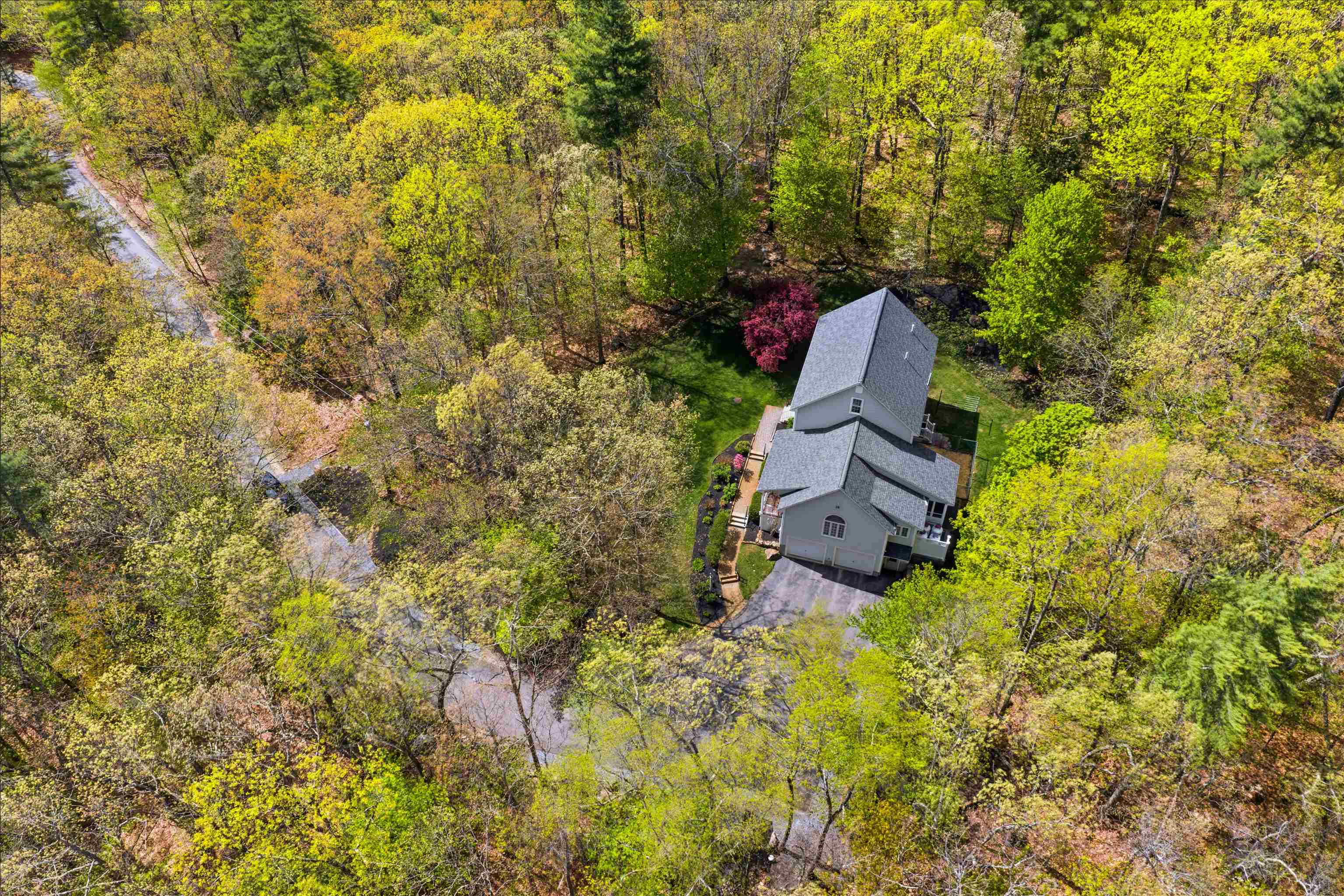 33 Brook Rd, Amherst, NH 03031