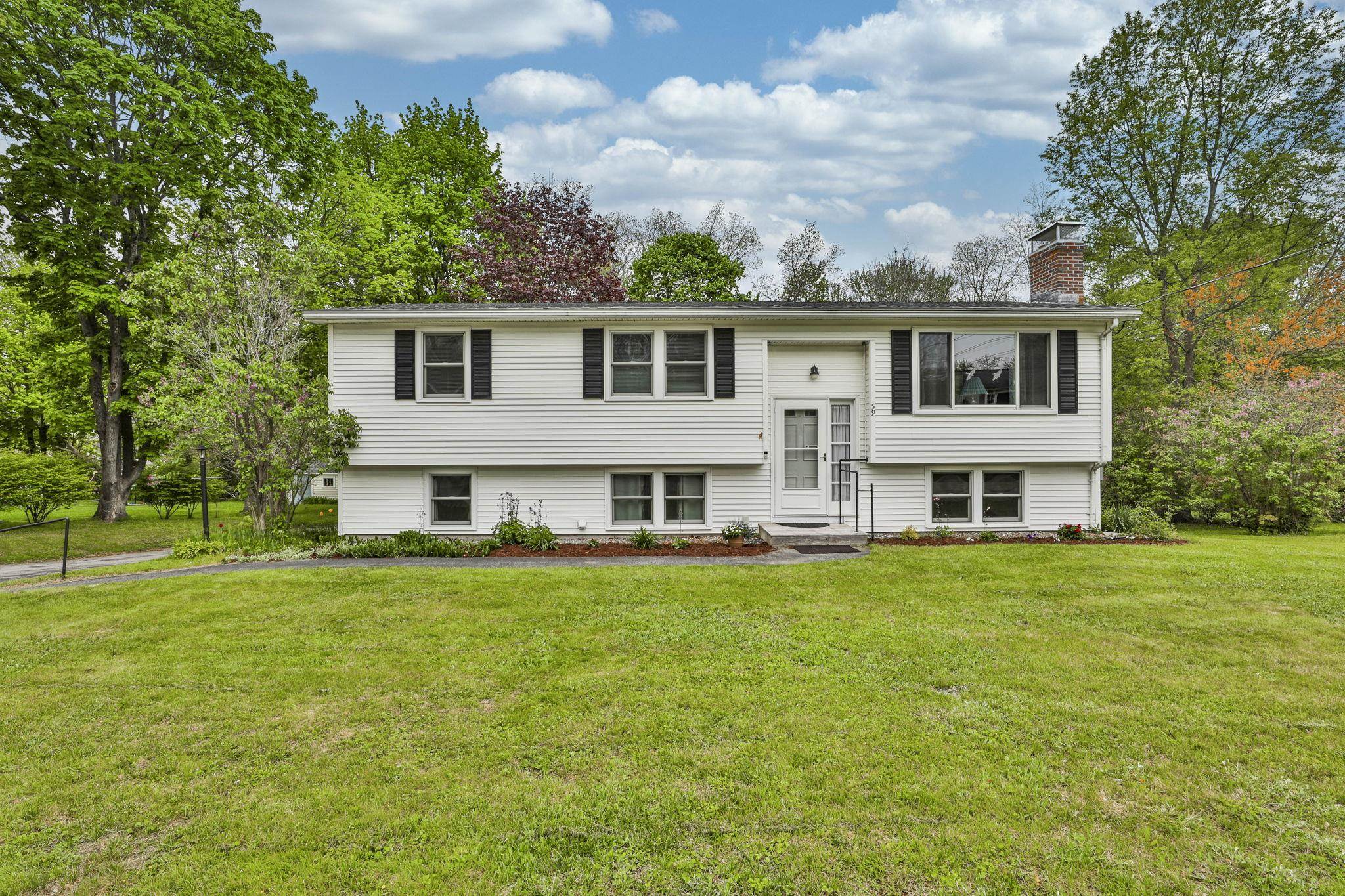 59 Crosby St, Milford, NH 03055