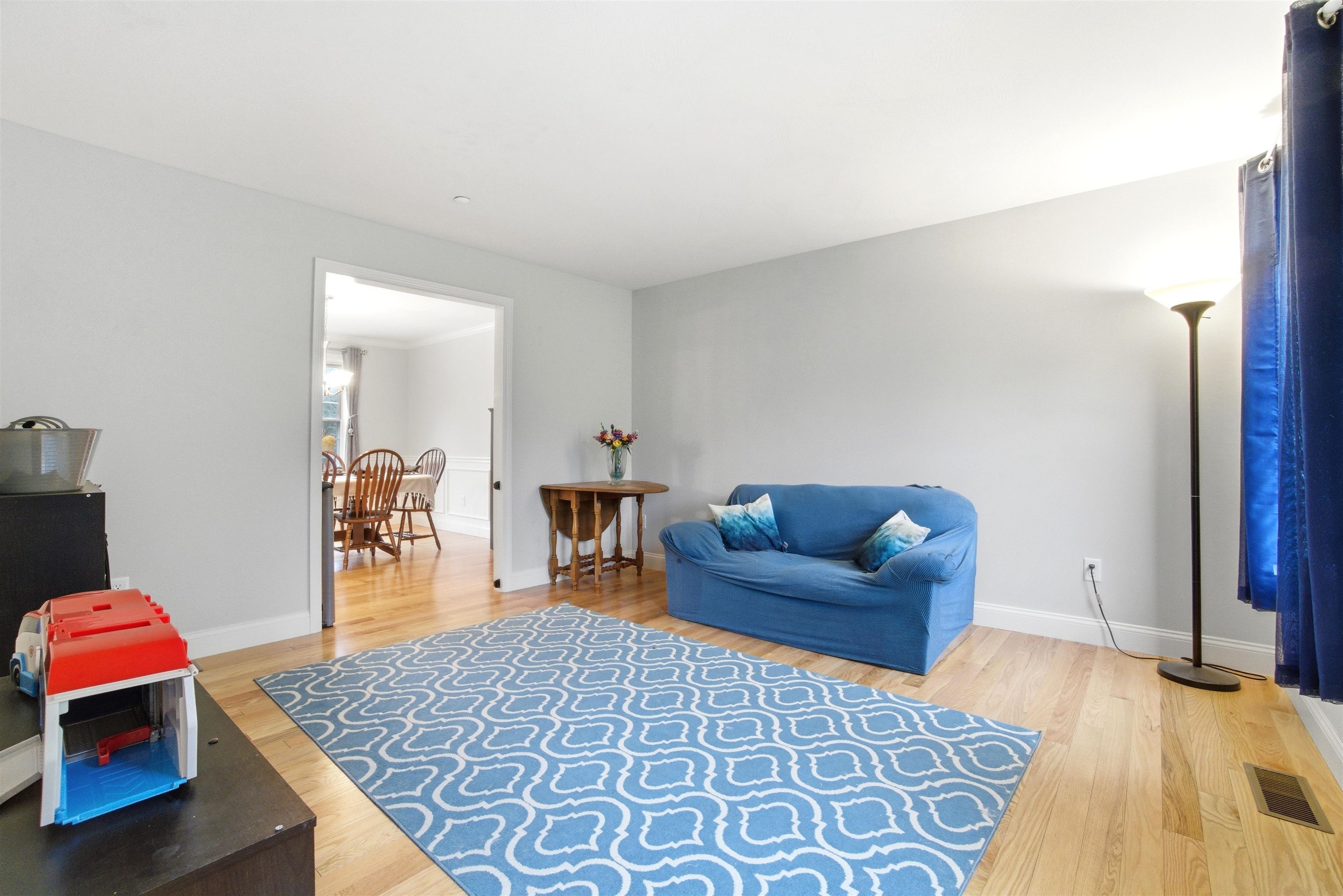 84 Juniper Cir, Auburn, NH 03032