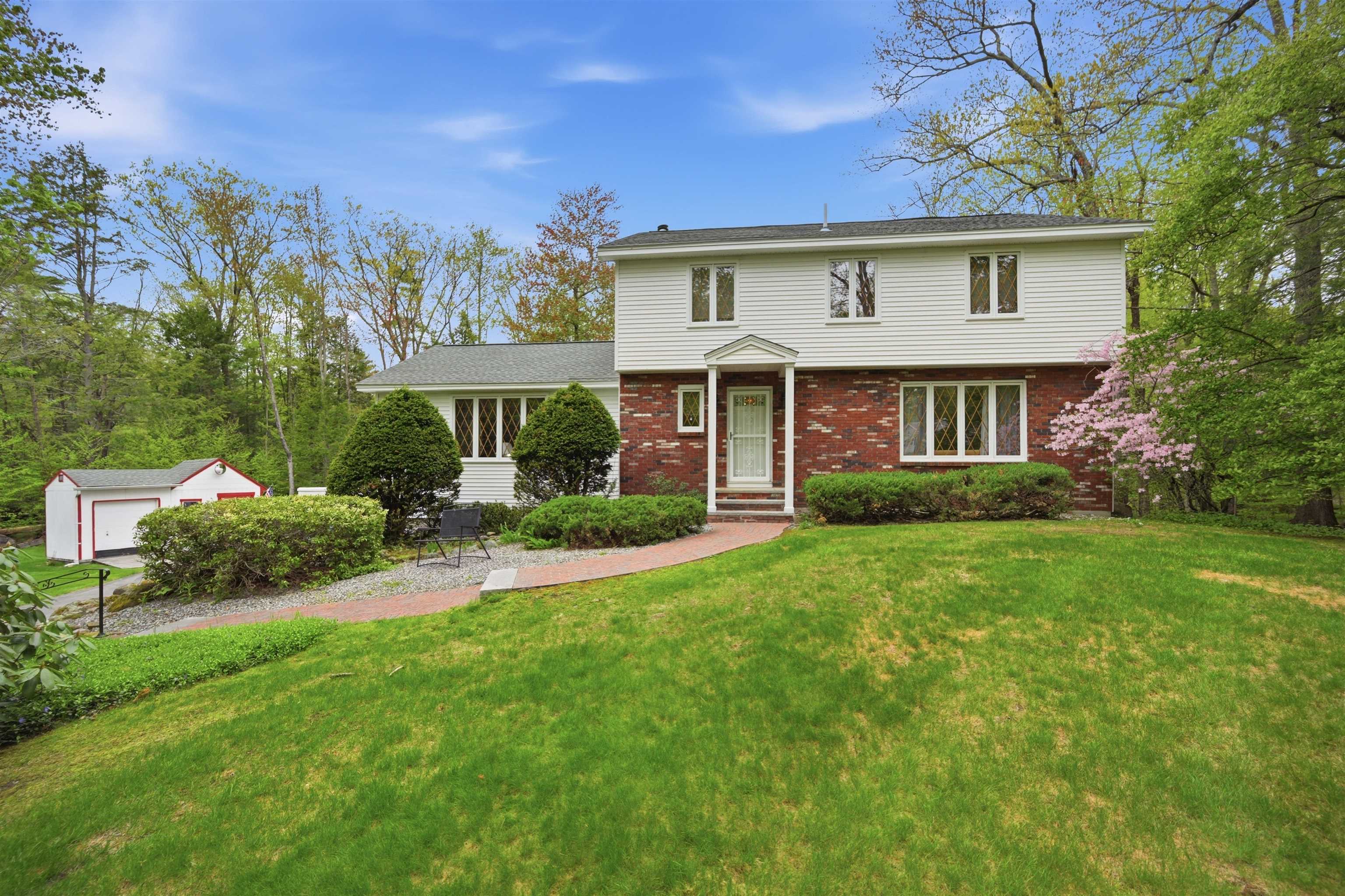 43 Greatstone Dr, Merrimack, NH 03054