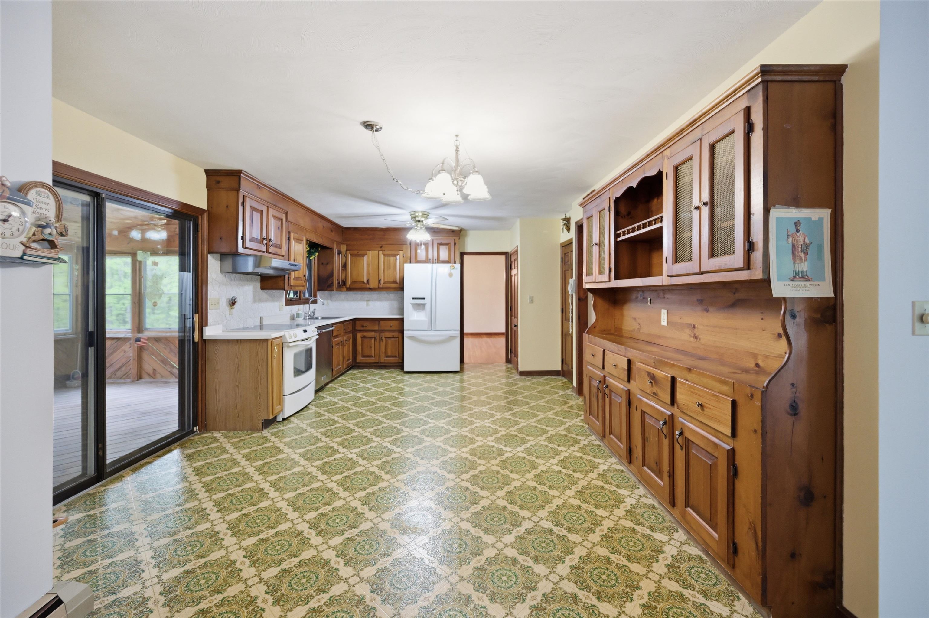 43 Greatstone Dr, Merrimack, NH 03054