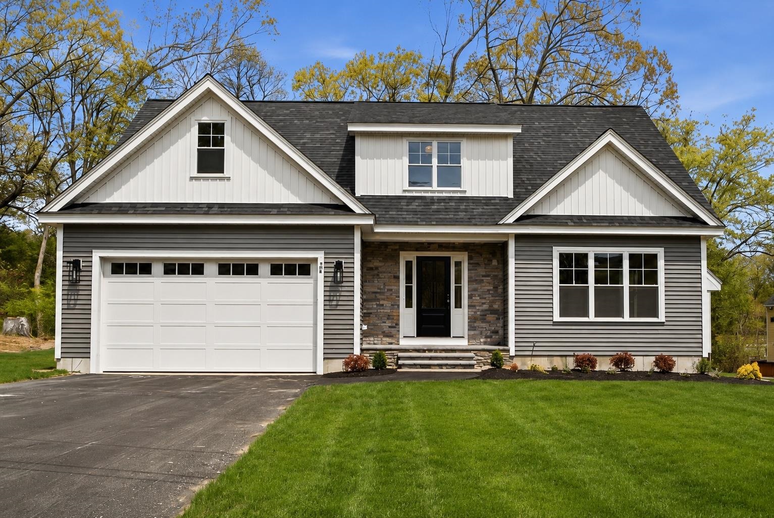 68 Farmington Rd, Nashua, NH 03060