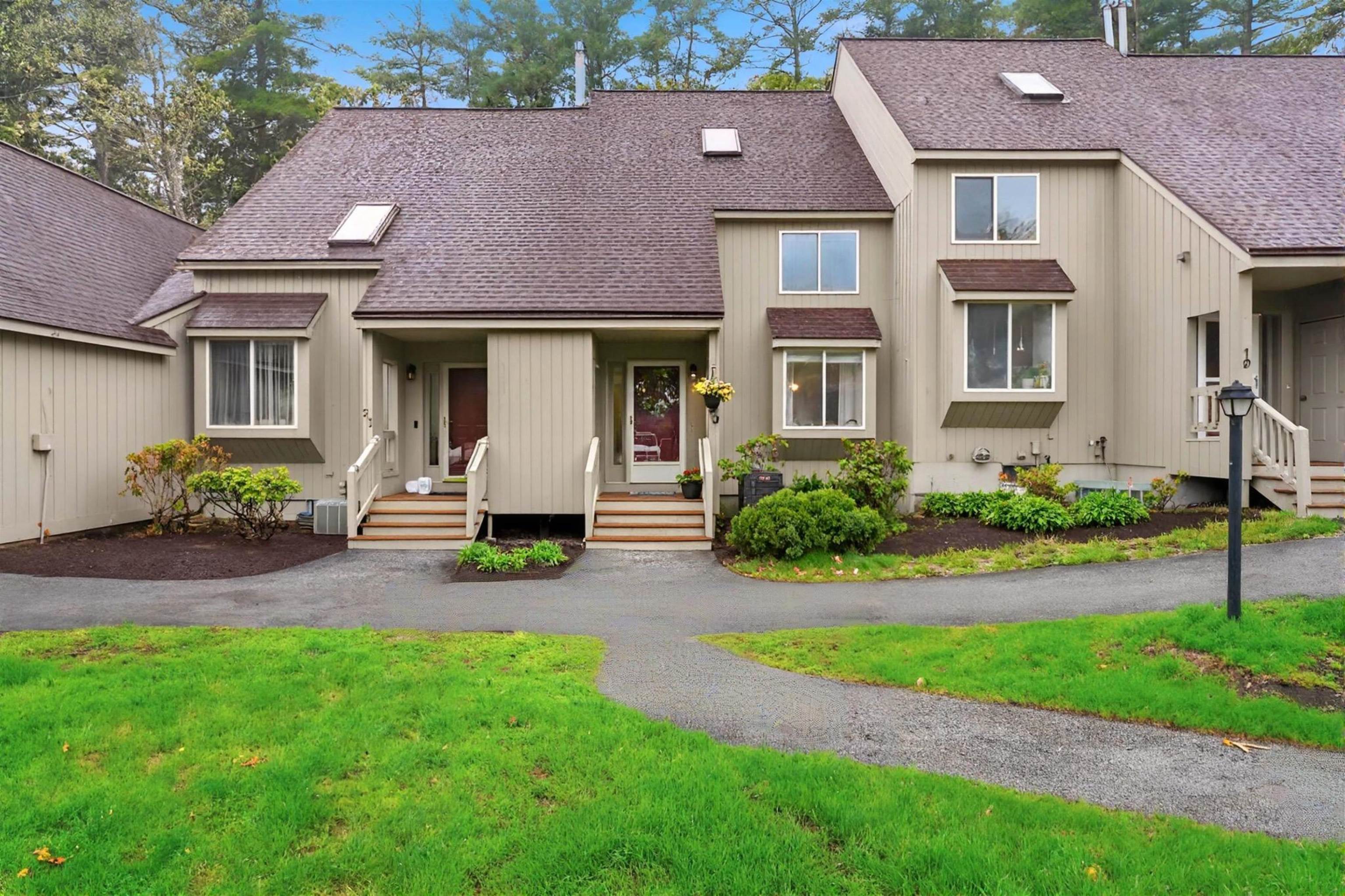 20 Sufffolk Ct, Bedford, NH 03110
