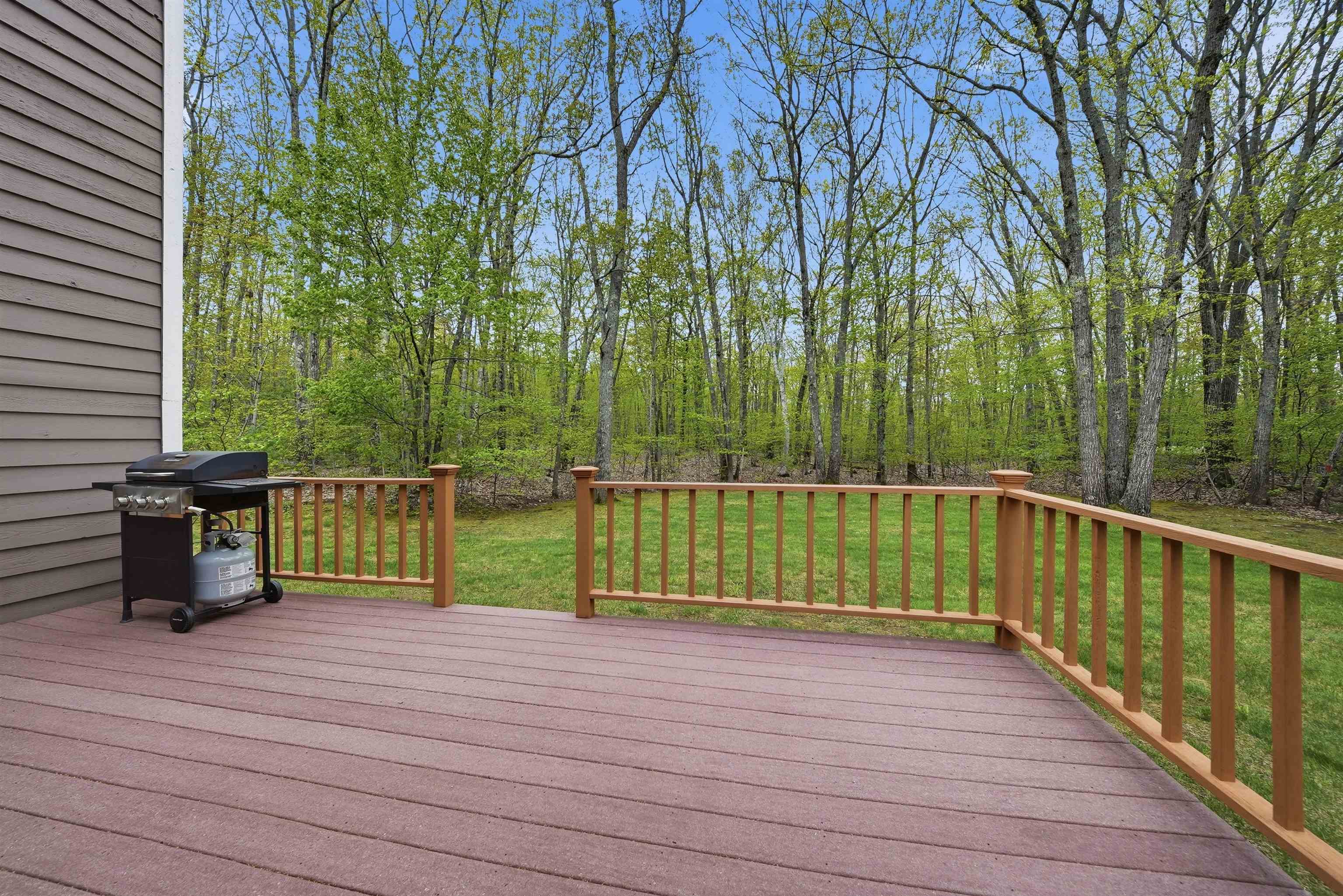 35 Pilgrim Cir, Hampstead, NH 03826