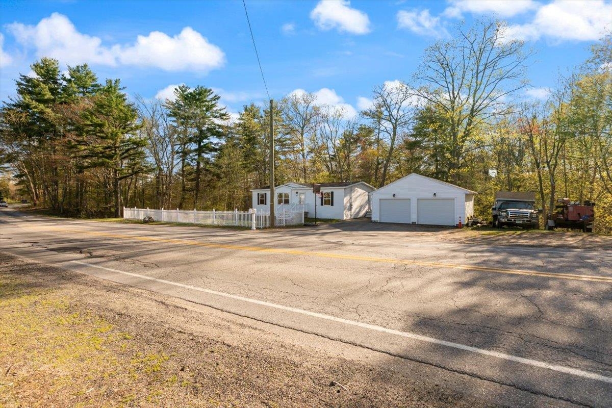 230 Chestnut Hill Rd, Rochester, NH 03867