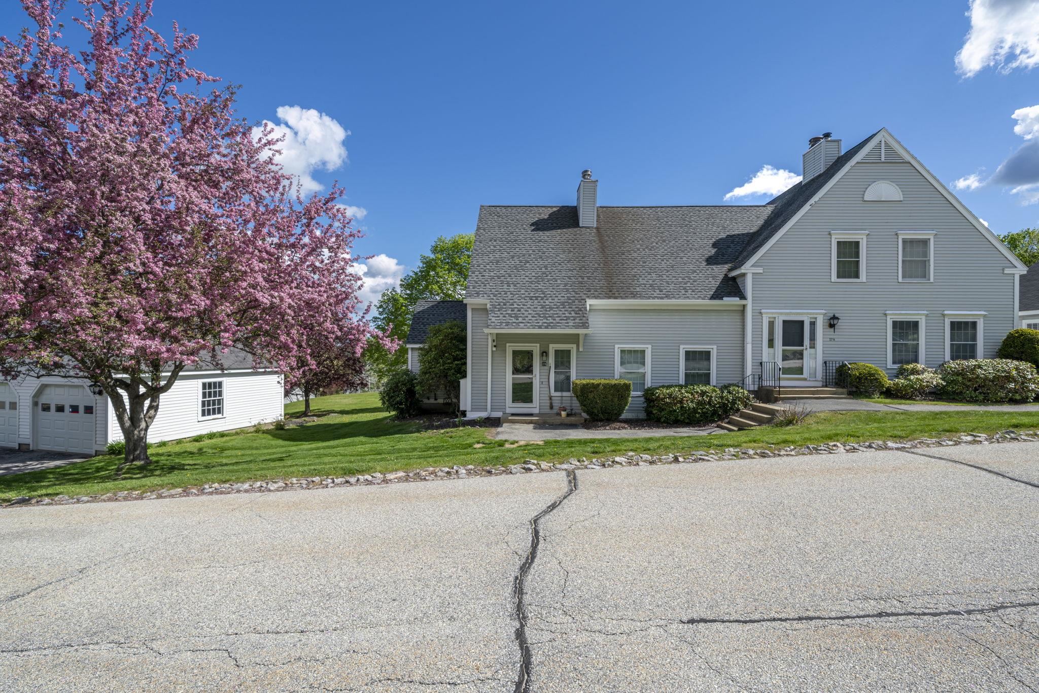 27 B Apple Tree Dr, Goffstown, NH 03045