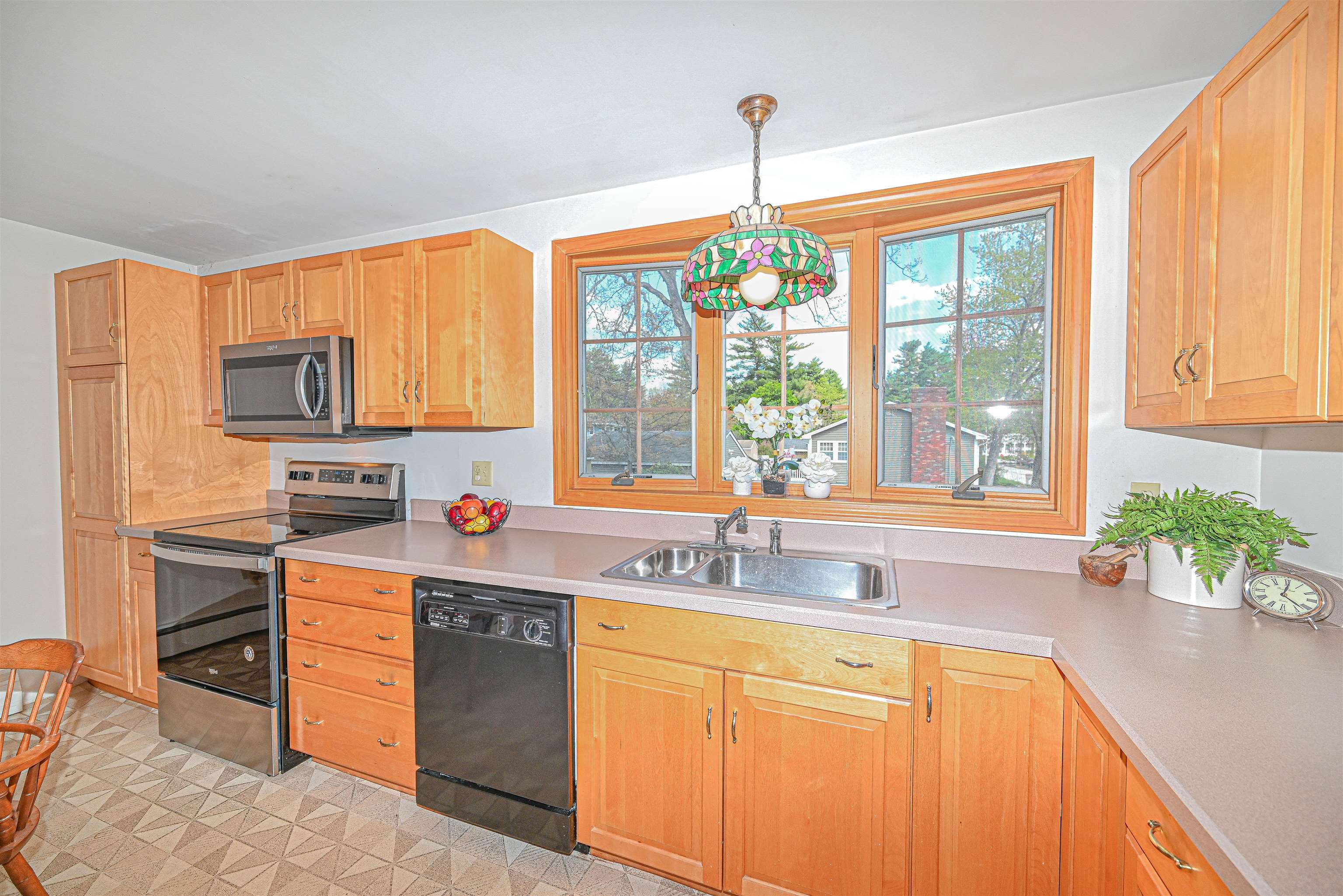 58 Sherwood Dr, Hooksett, NH 03106