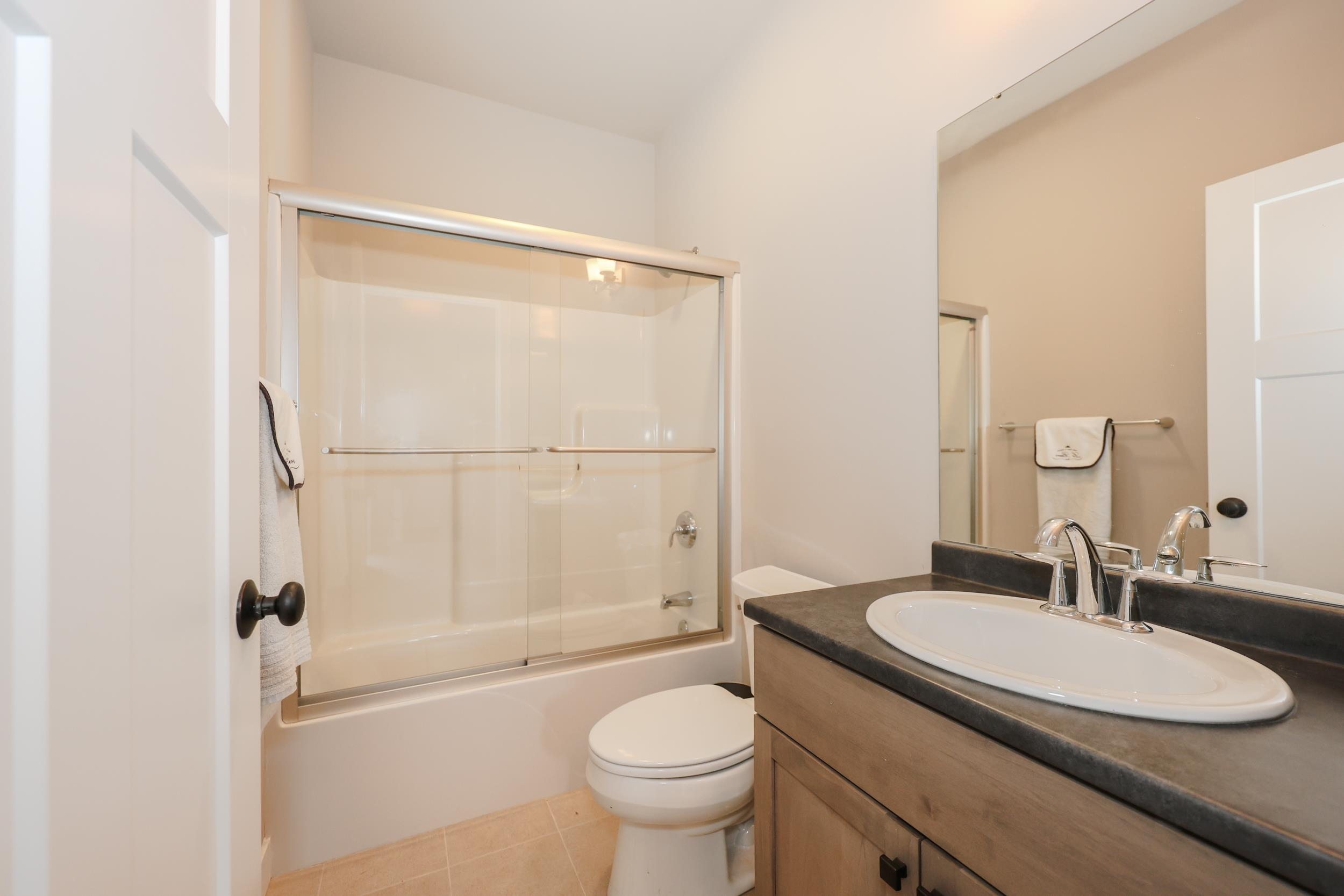 37 Redwood Way, Manchester, NH 03102