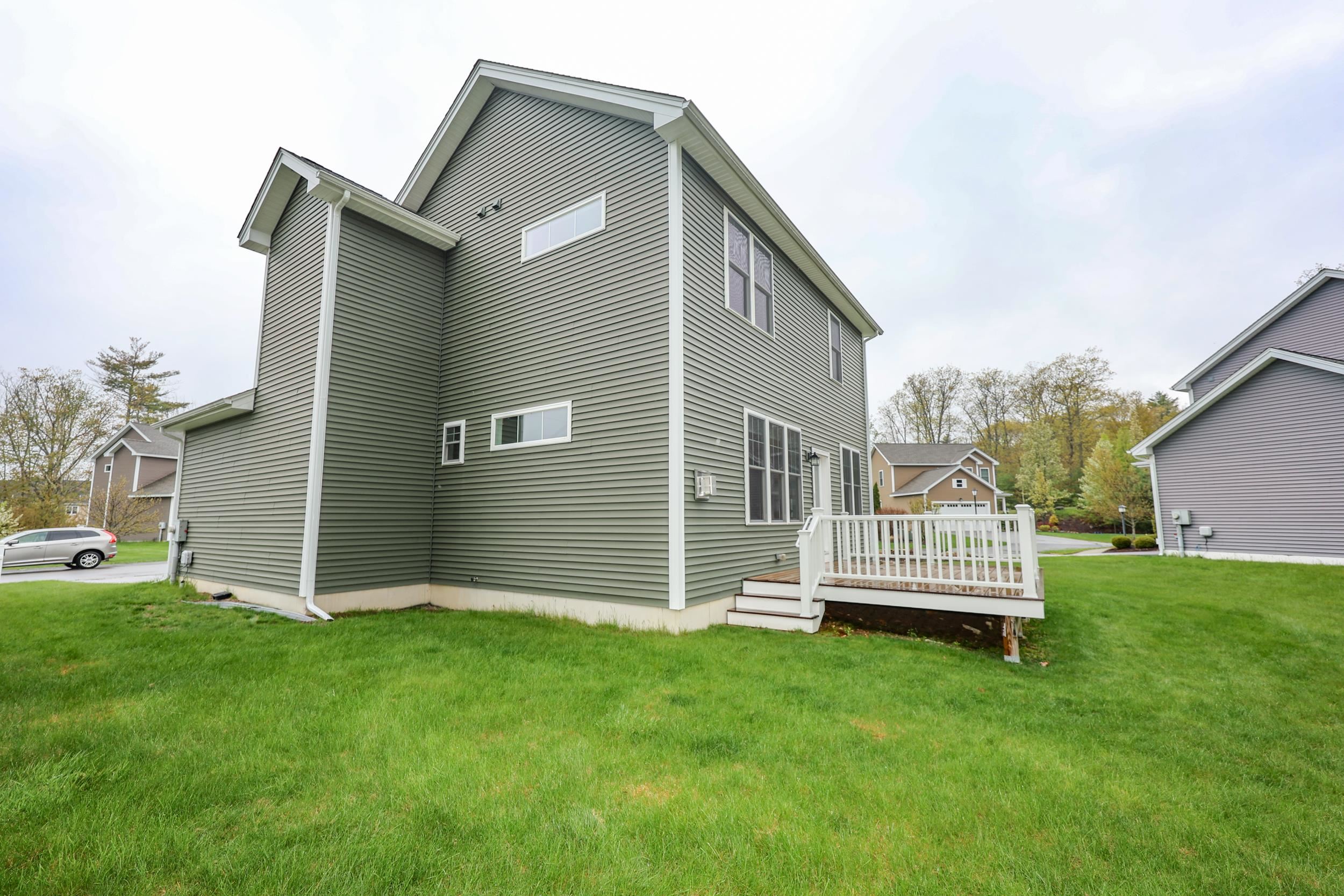 37 Redwood Way, Manchester, NH 03102