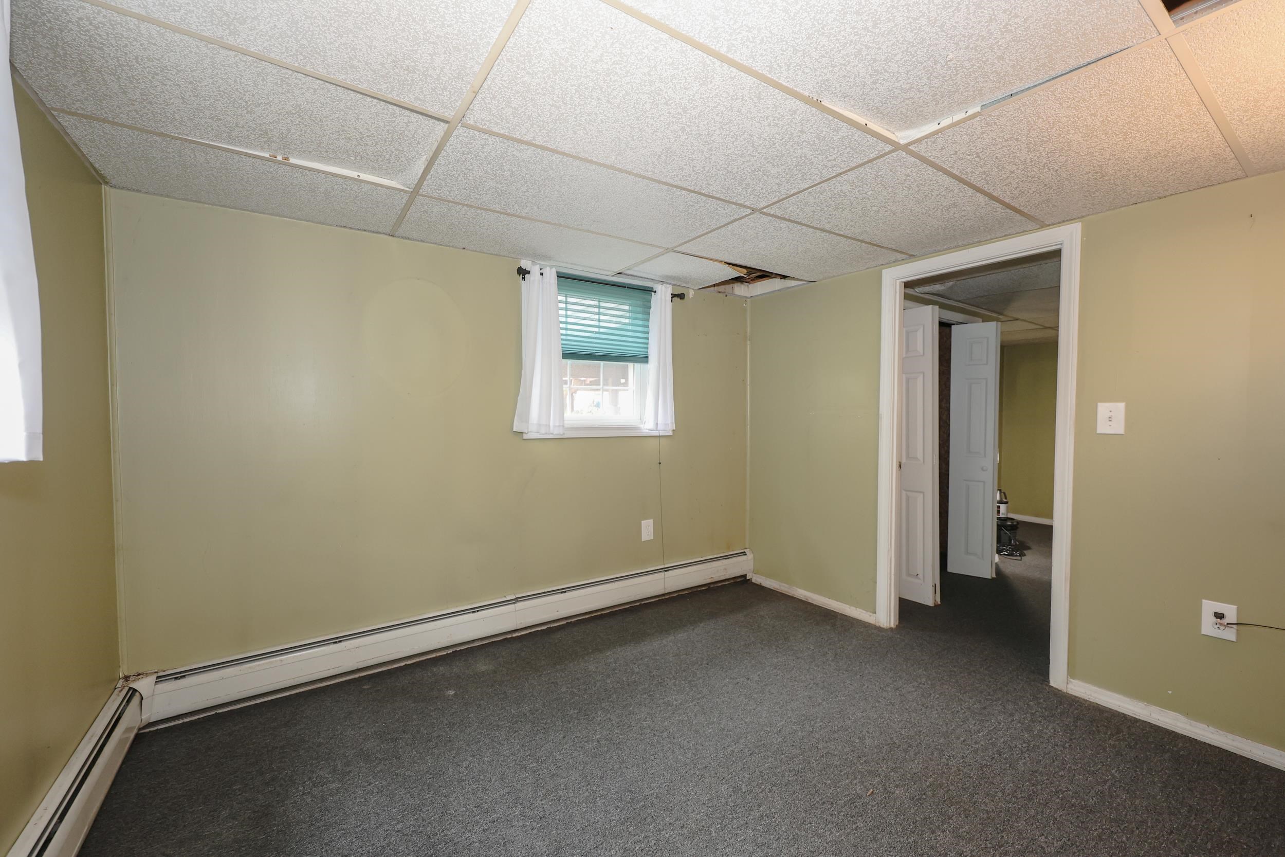15 Raymond Dr, Merrimack, NH 03054