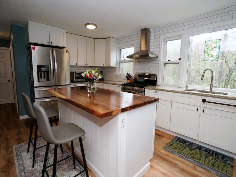 106 Page Rd, Litchfield, NH 03052