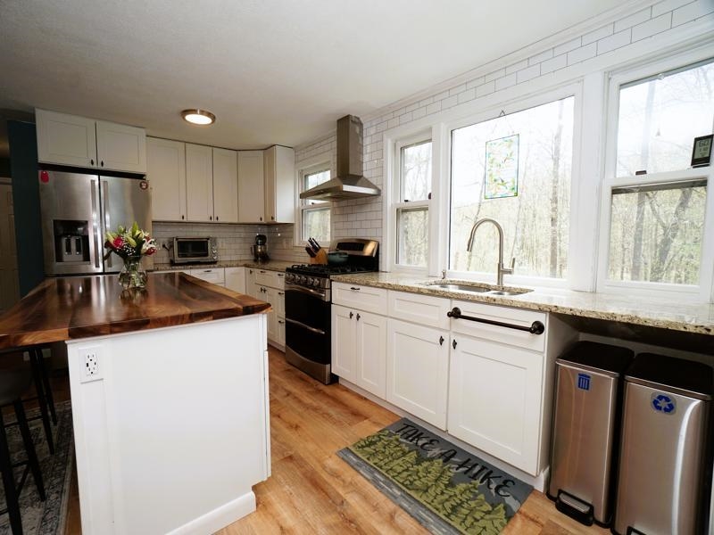106 Page Rd, Litchfield, NH 03052