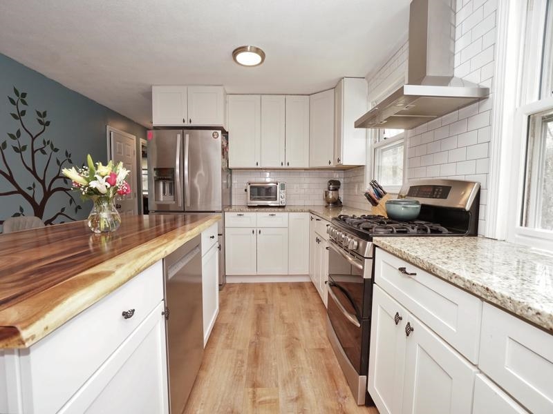 106 Page Rd, Litchfield, NH 03052