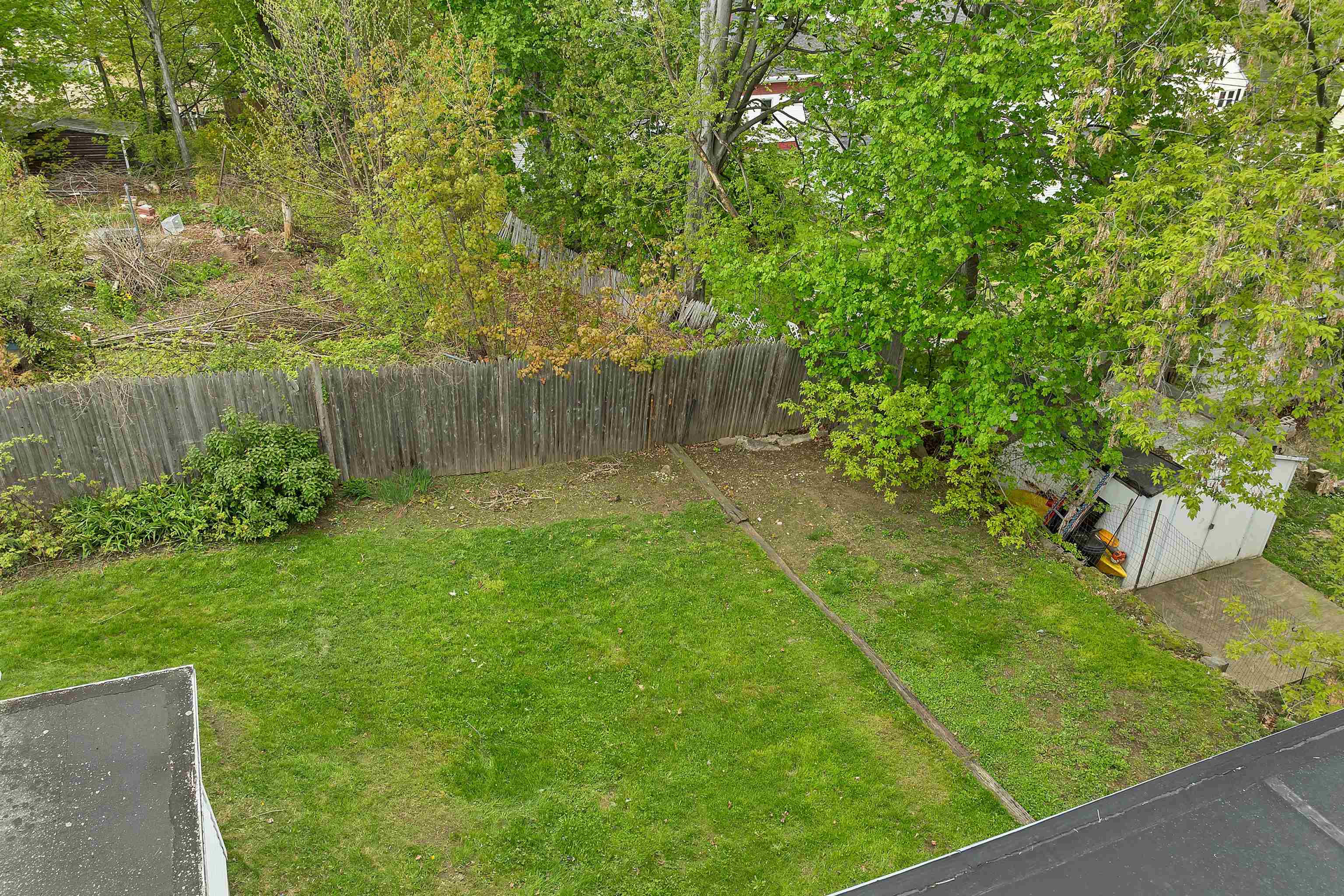 82 Summer St, Laconia, NH 03246