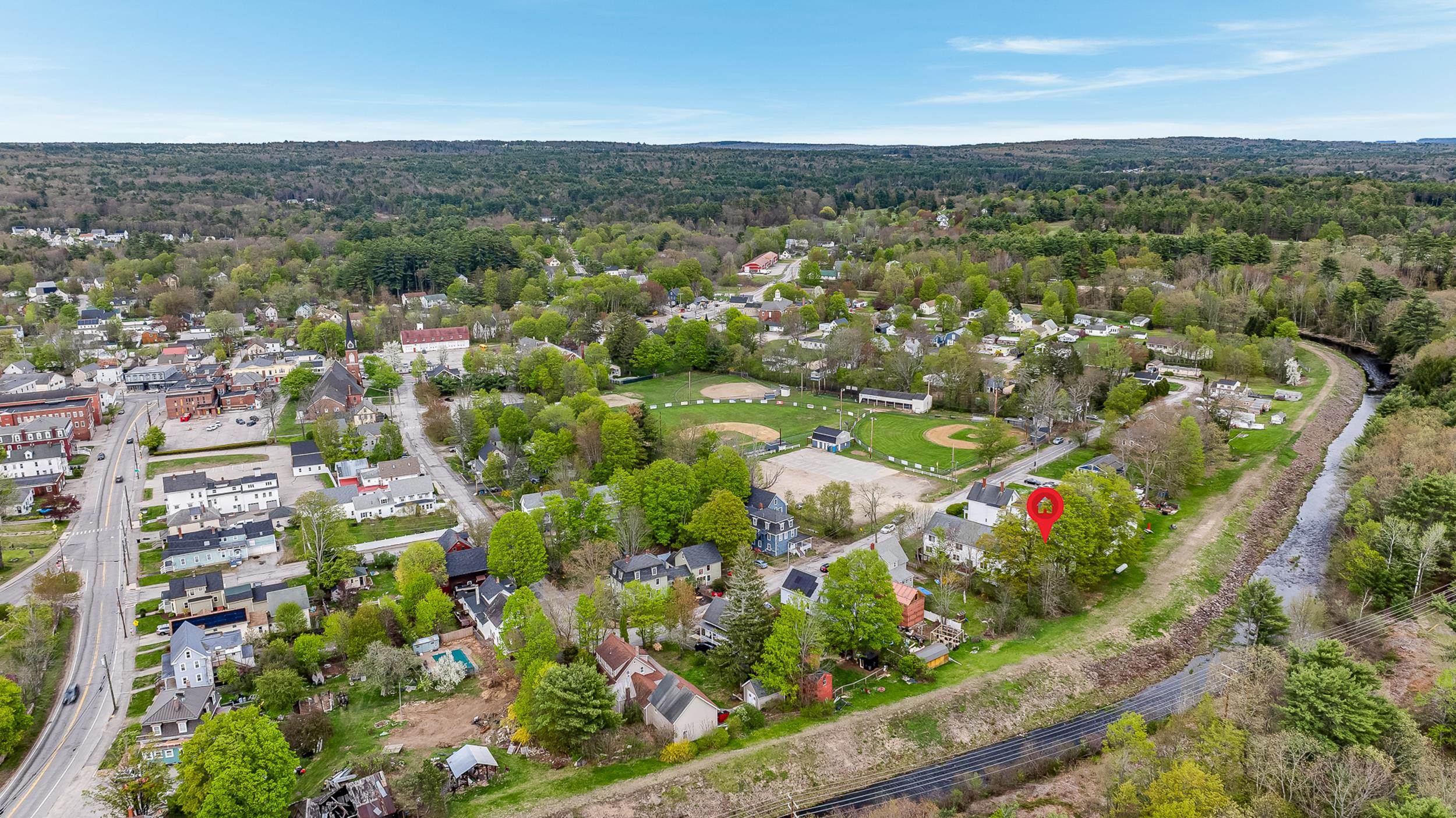 13 Summer St, Farmington, NH 03835
