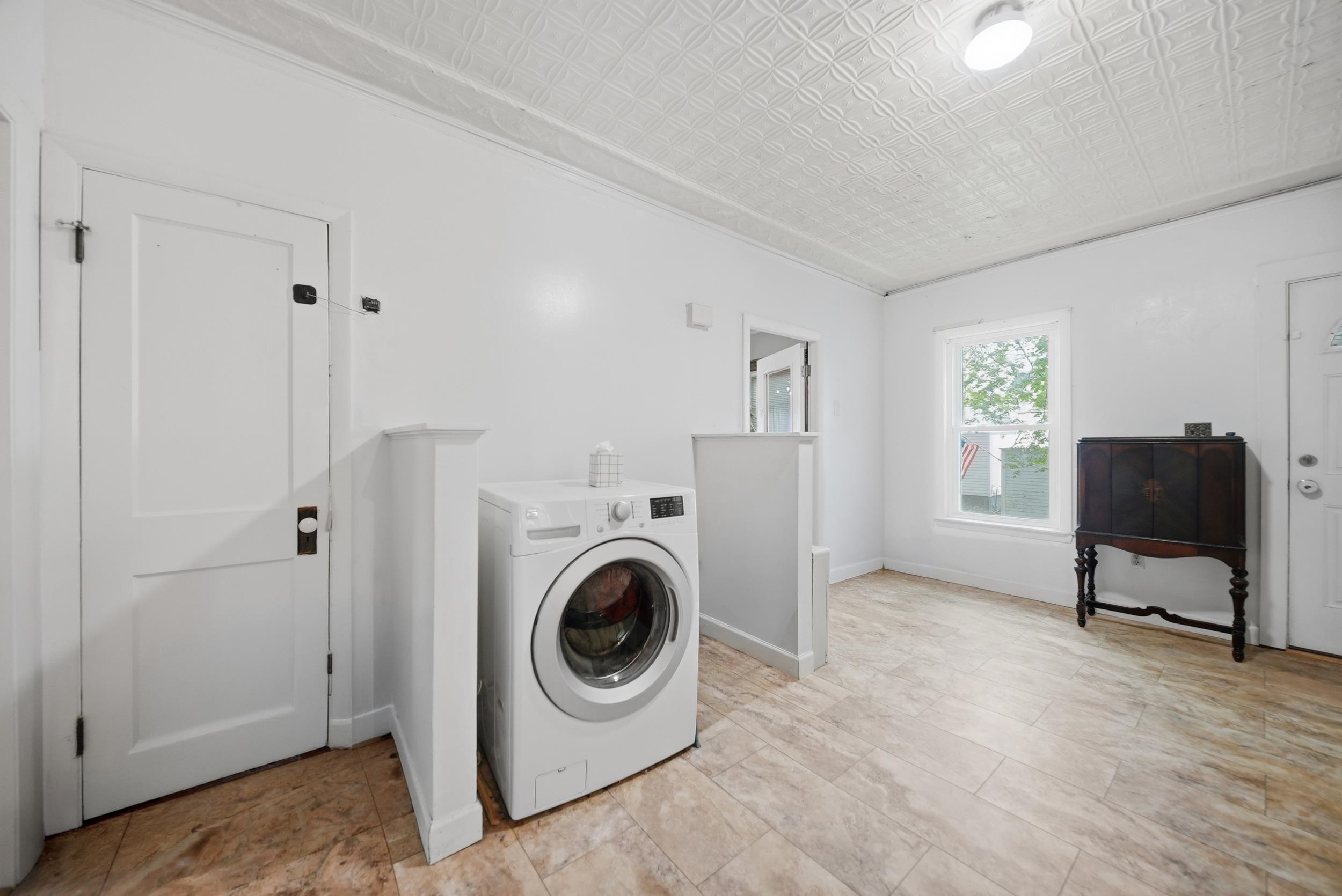 14 Morrill St, Laconia, NH 03246