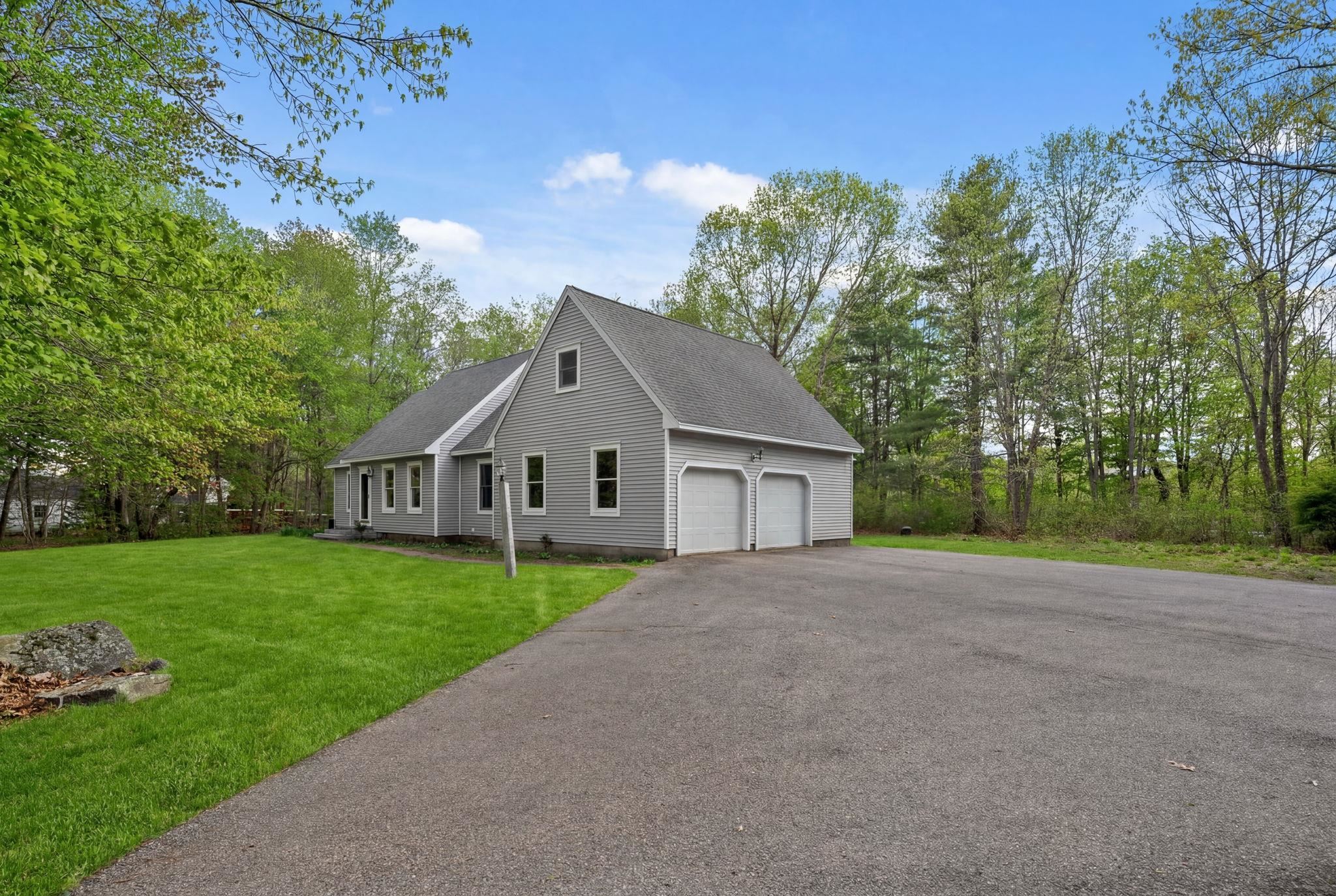 22 New Rd, North Hampton, NH 03862