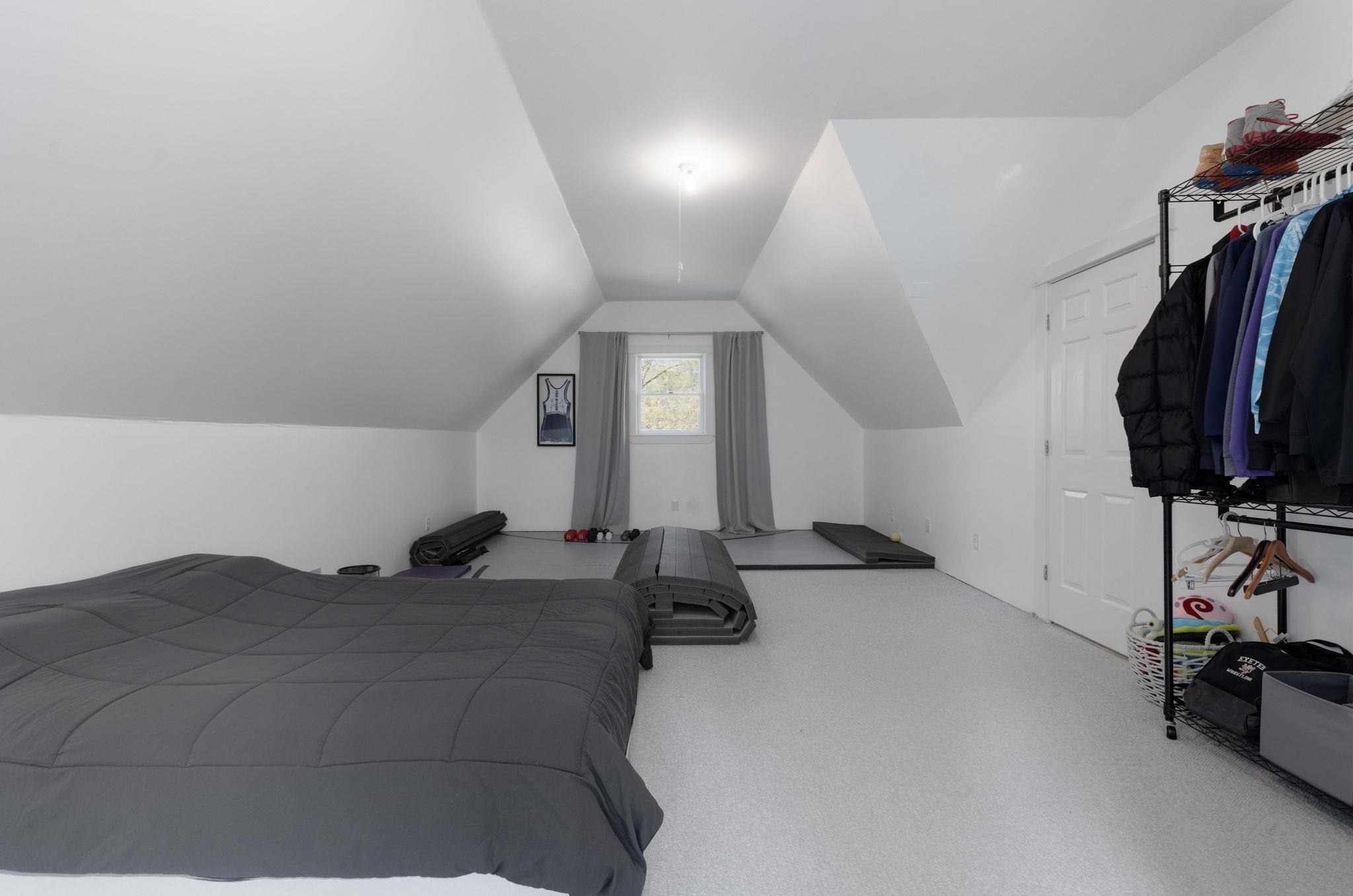 22 New Rd, North Hampton, NH 03862