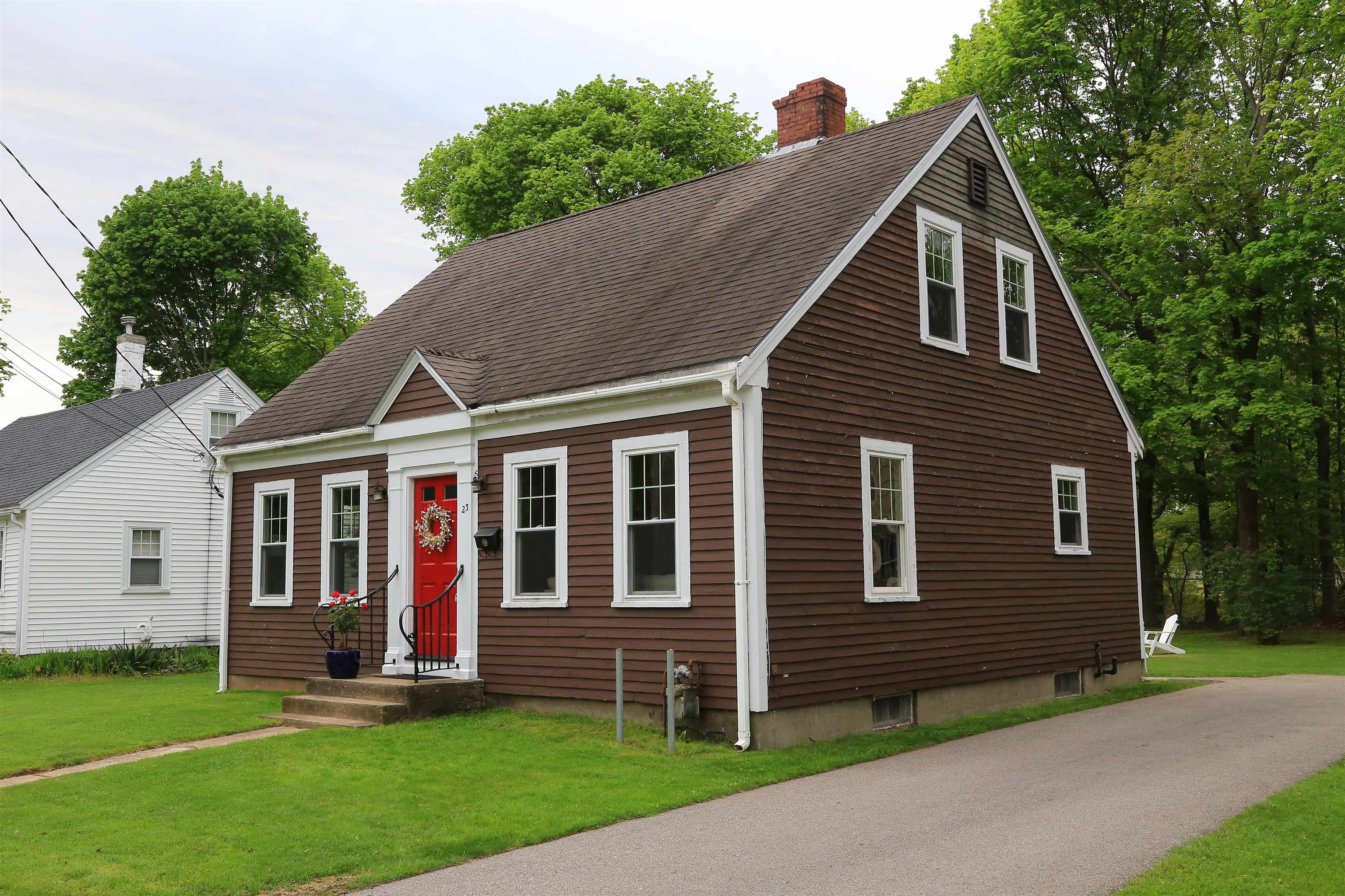 23 Dearborn Ave, Hampton, NH 03842