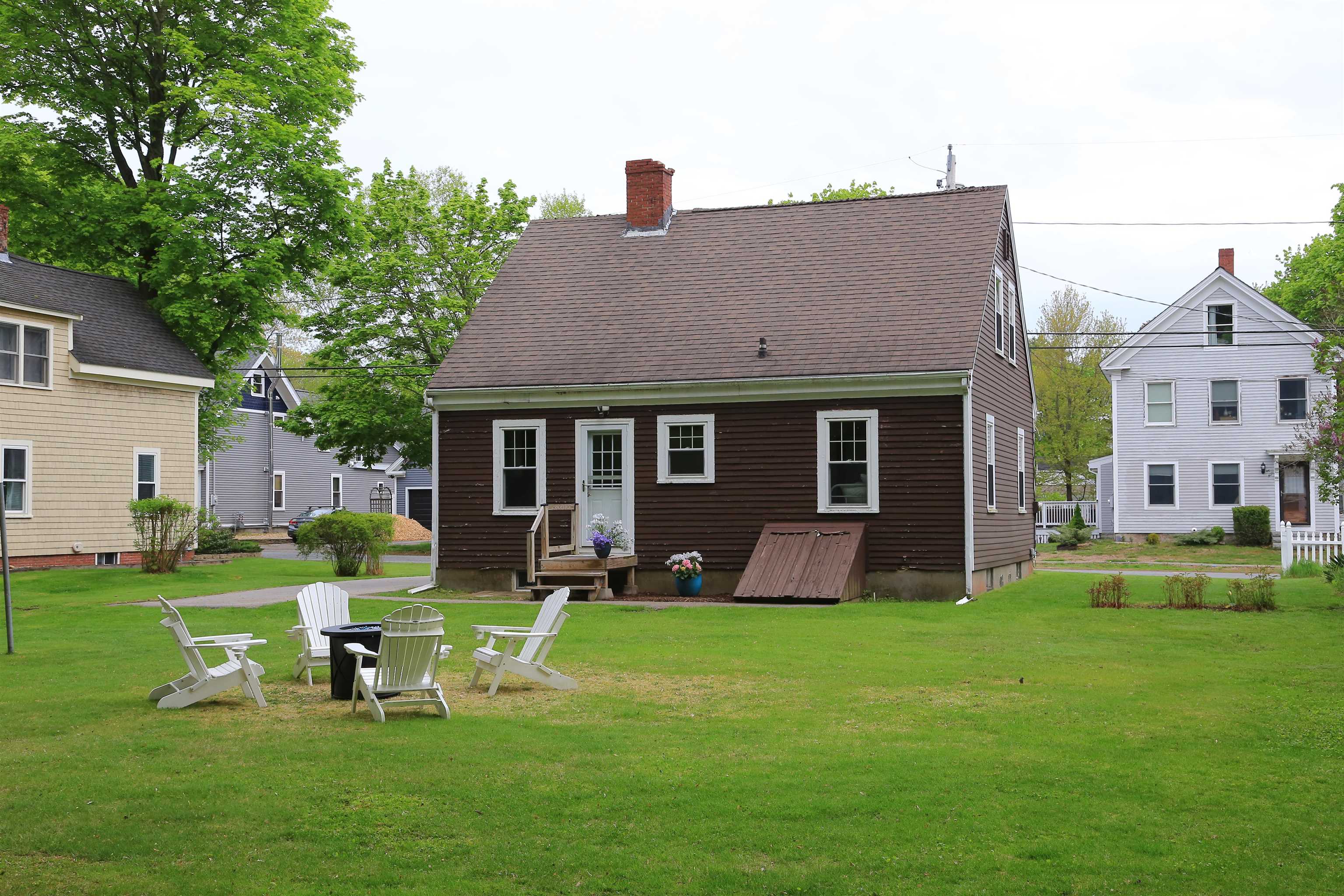 23 Dearborn Ave, Hampton, NH 03842