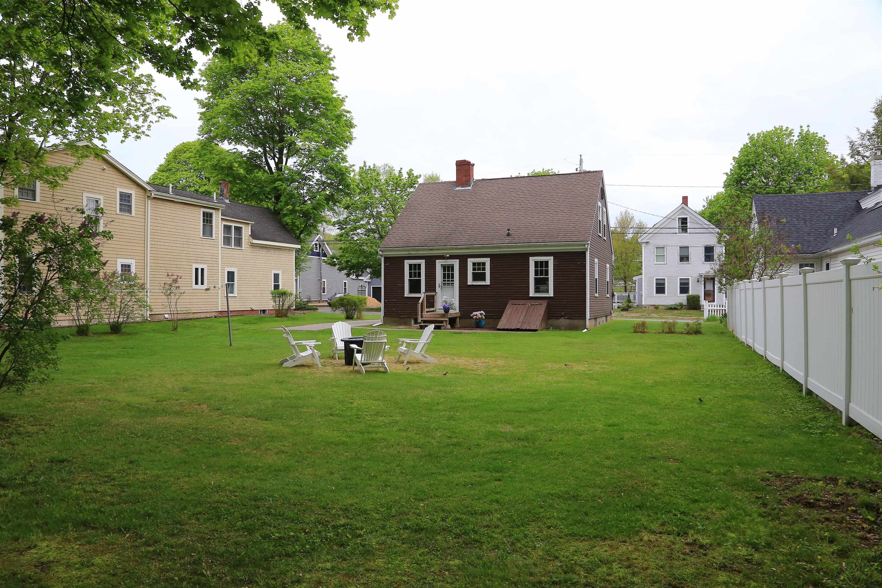 23 Dearborn Ave, Hampton, NH 03842