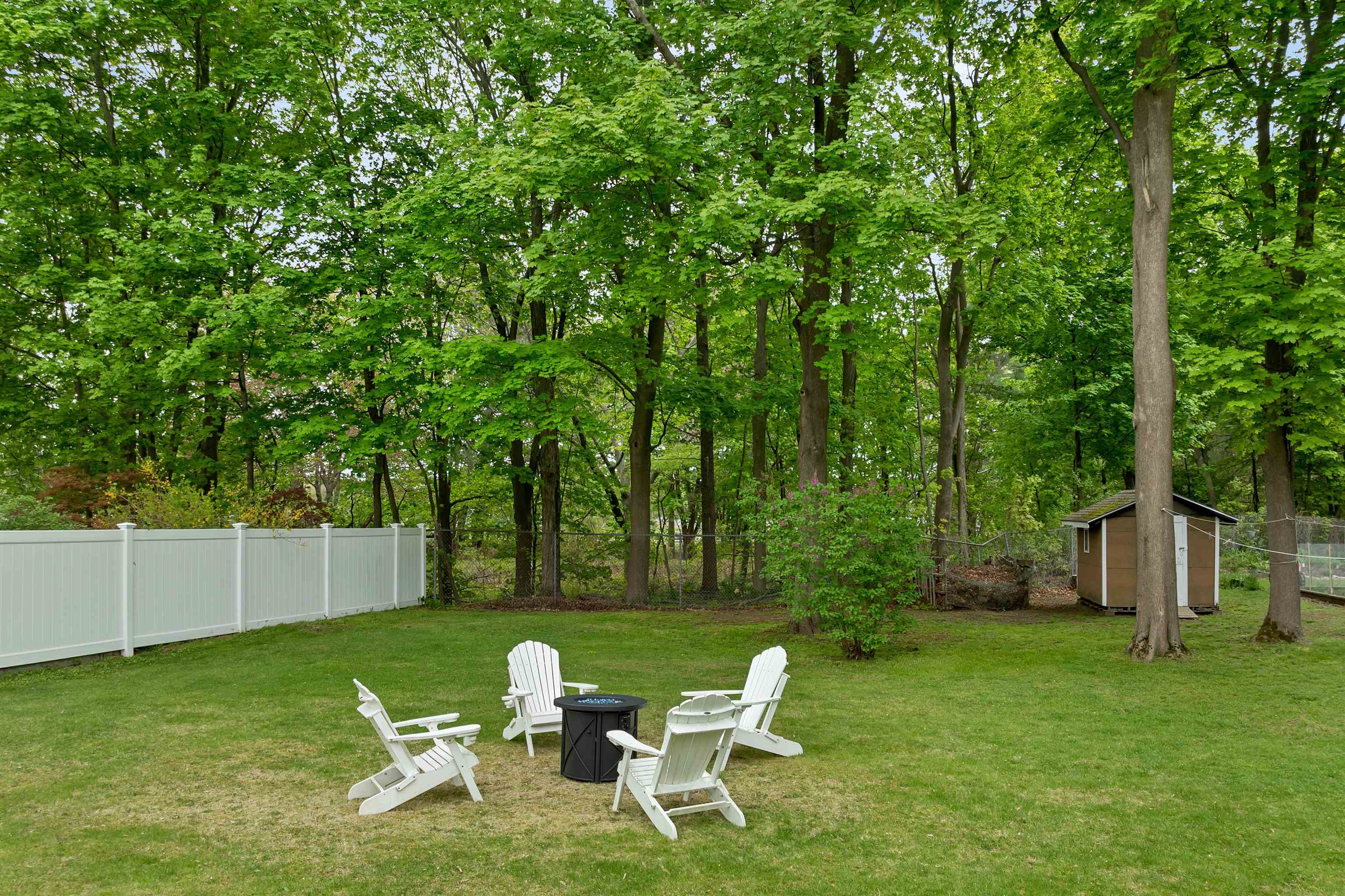 23 Dearborn Ave, Hampton, NH 03842